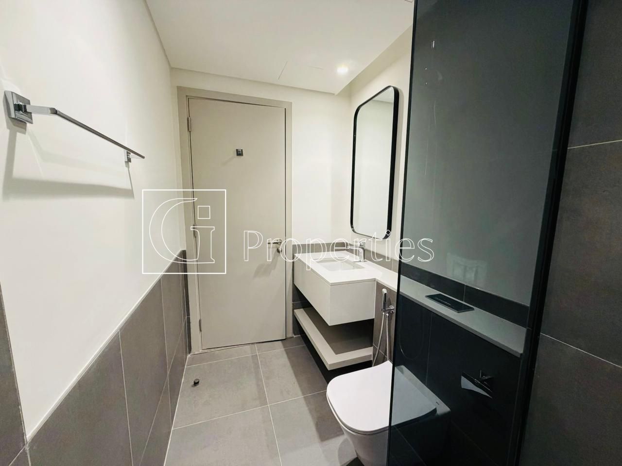 Brand New | Corner Plot | Vacant - 21