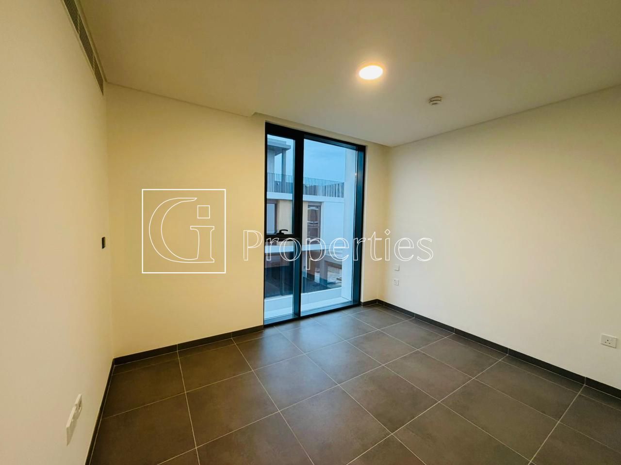 Brand New | Corner Plot | Vacant - 12