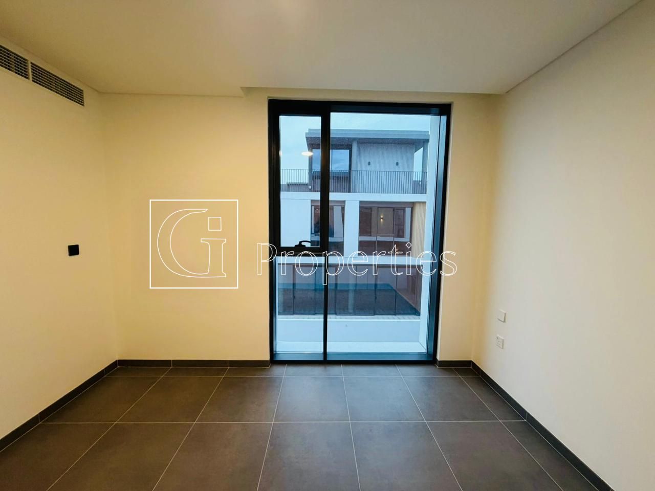 Brand New | Corner Plot | Vacant - 18