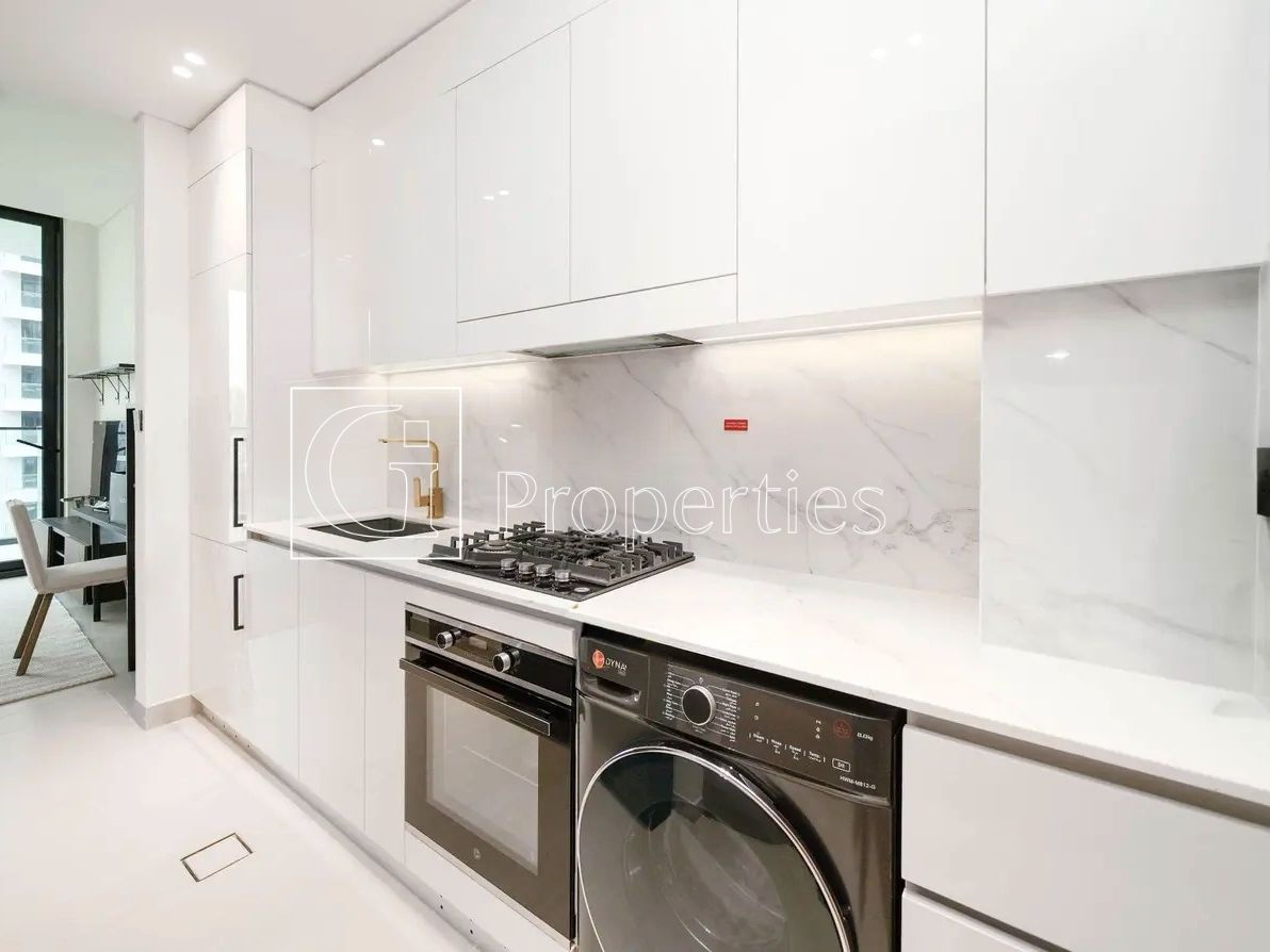 Fully Furnished | Hot Deal | Amazing view - 4