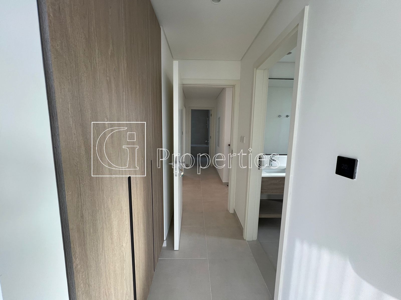 4BR Villa | Spacious Layout | Bright Unit - 3