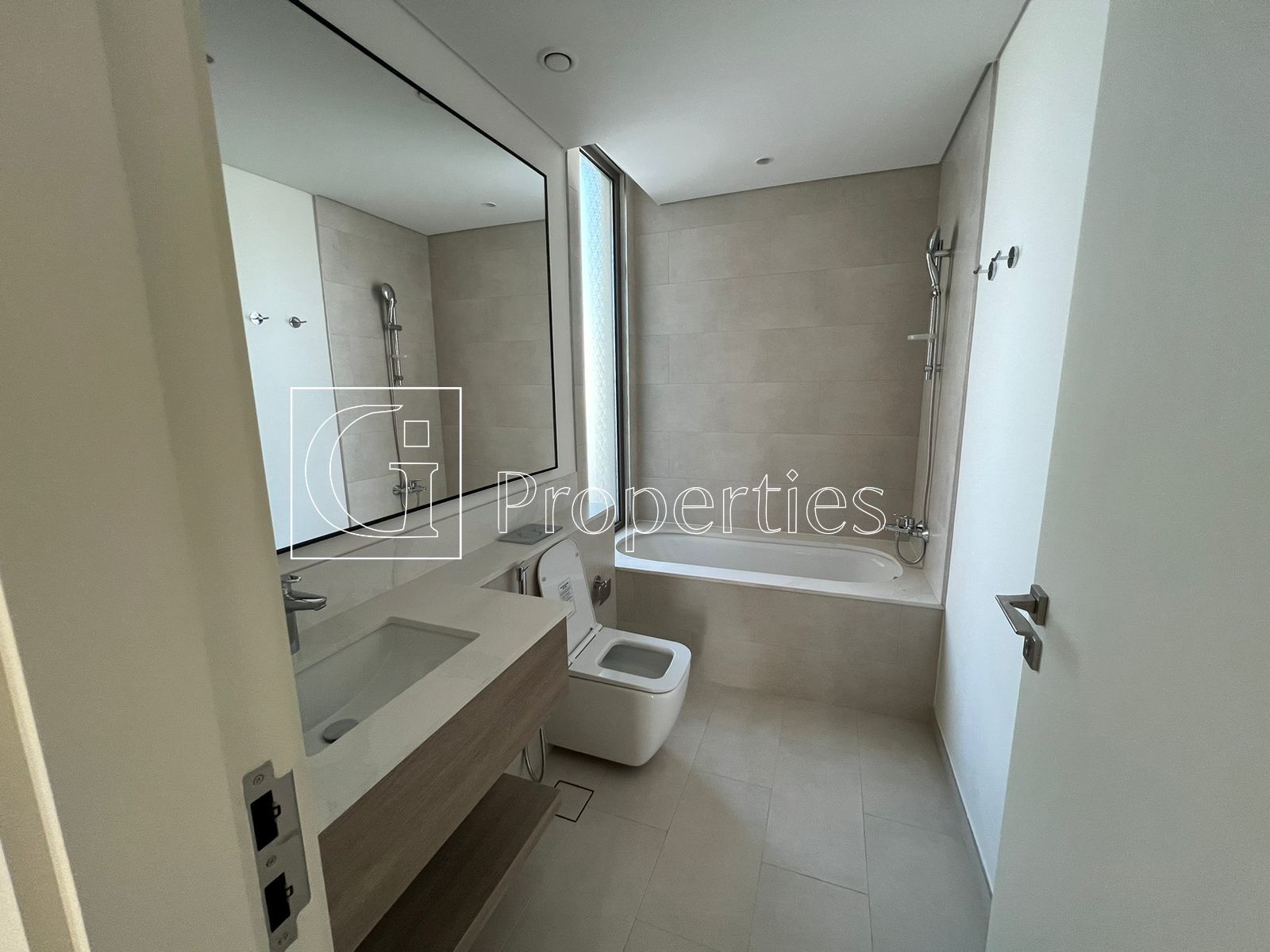 4BR Villa | Spacious Layout | Bright Unit - 5