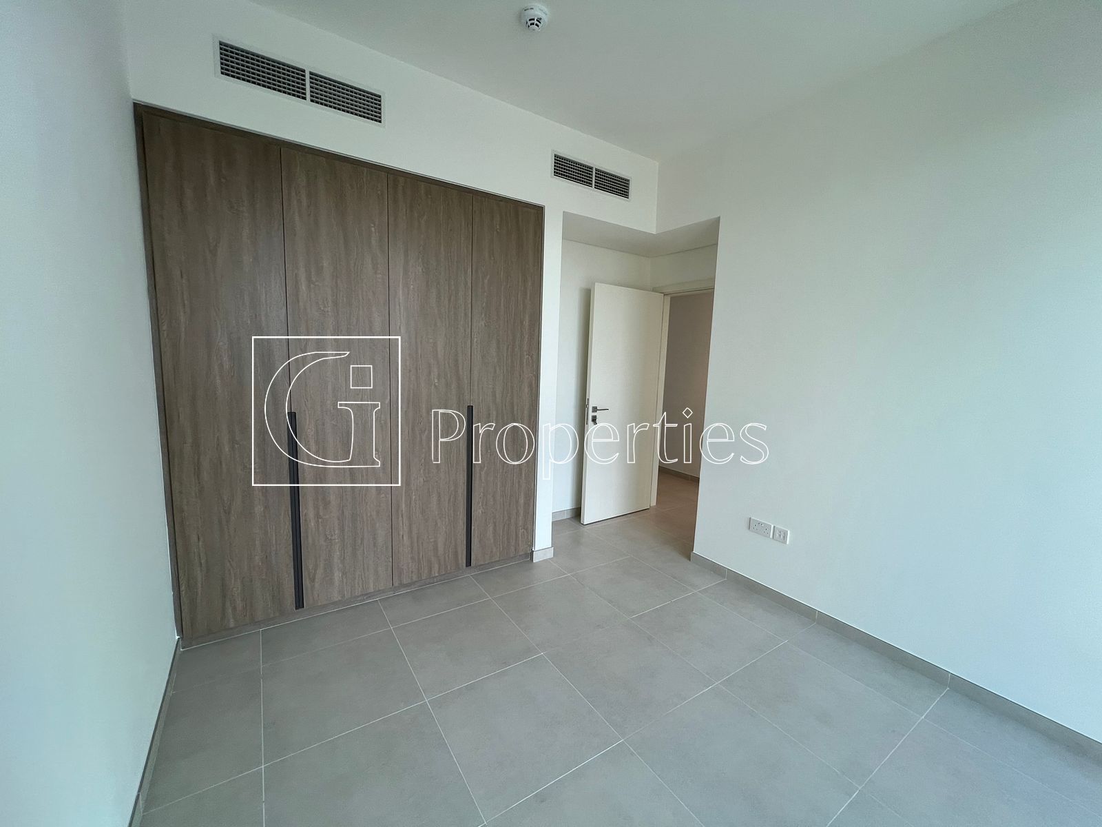 4BR Villa | Spacious Layout | Bright Unit - 7