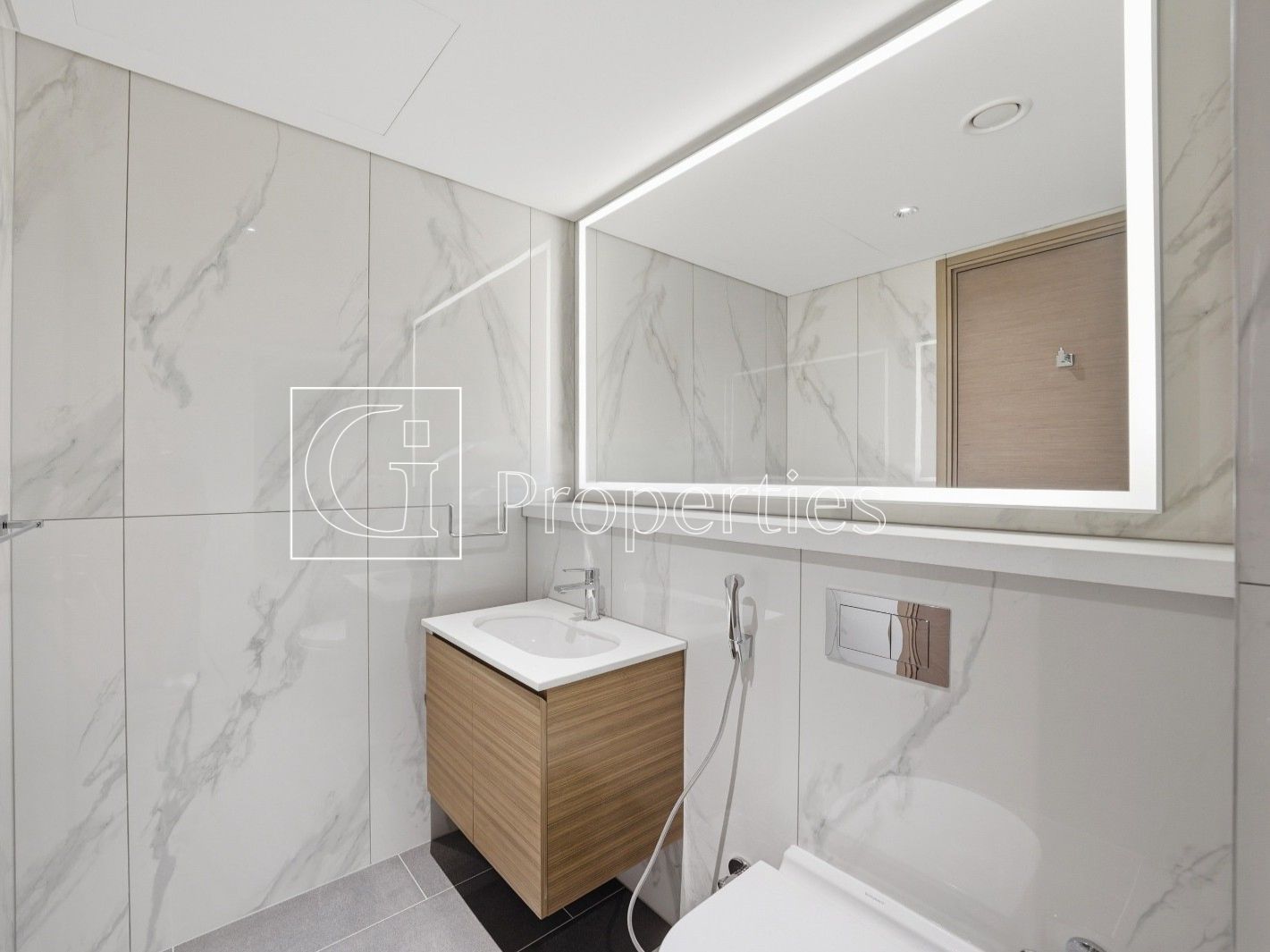 Spacious 2BR+Maid | Premium Living | Great Layout - 17