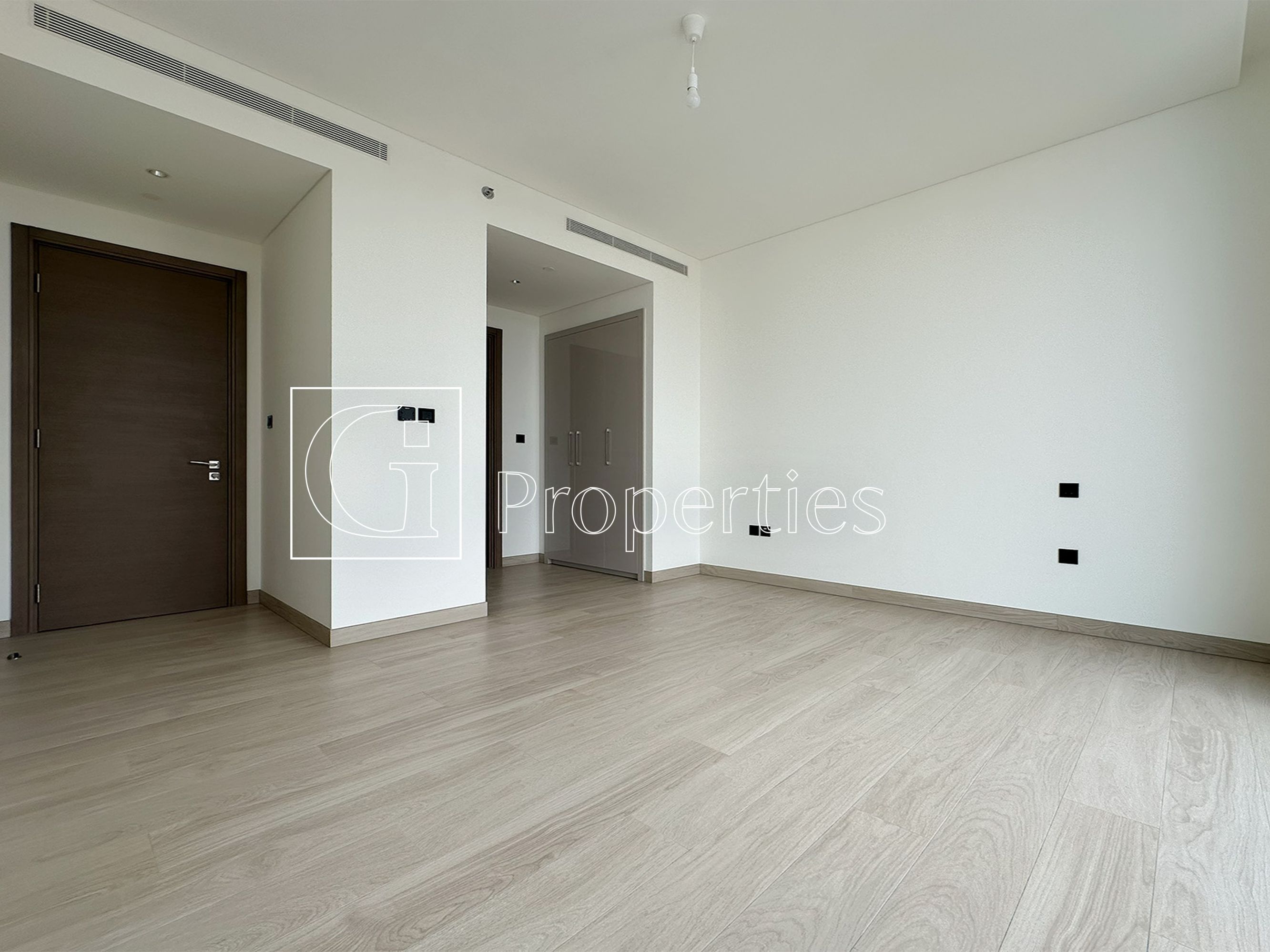 1BR | Bright | Spacious Layout - 3