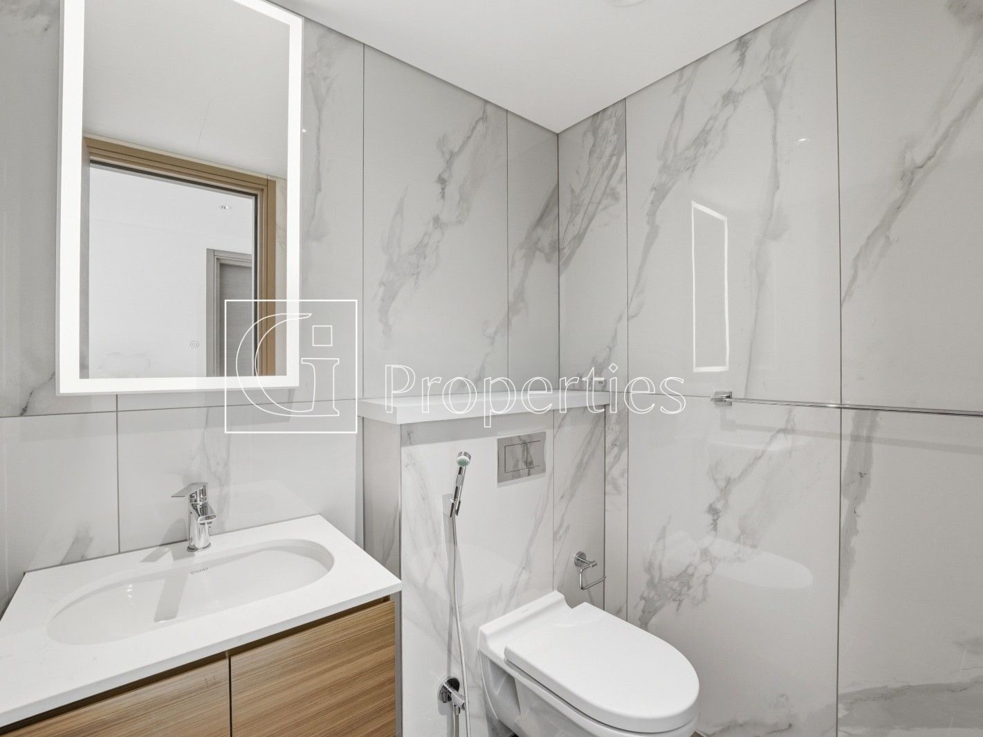 Spacious 2BR+Maid | Premium Living | Modern Layout - 17