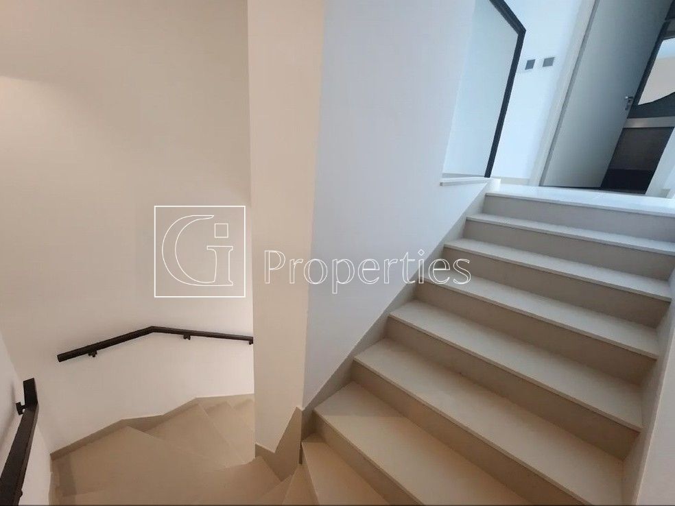 Elegant 3BR Villa | Family Living | Prime Location - 9