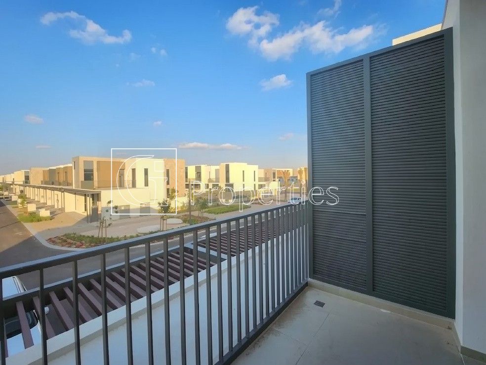 Elegant 3BR Villa | Family Living | Prime Location - 10