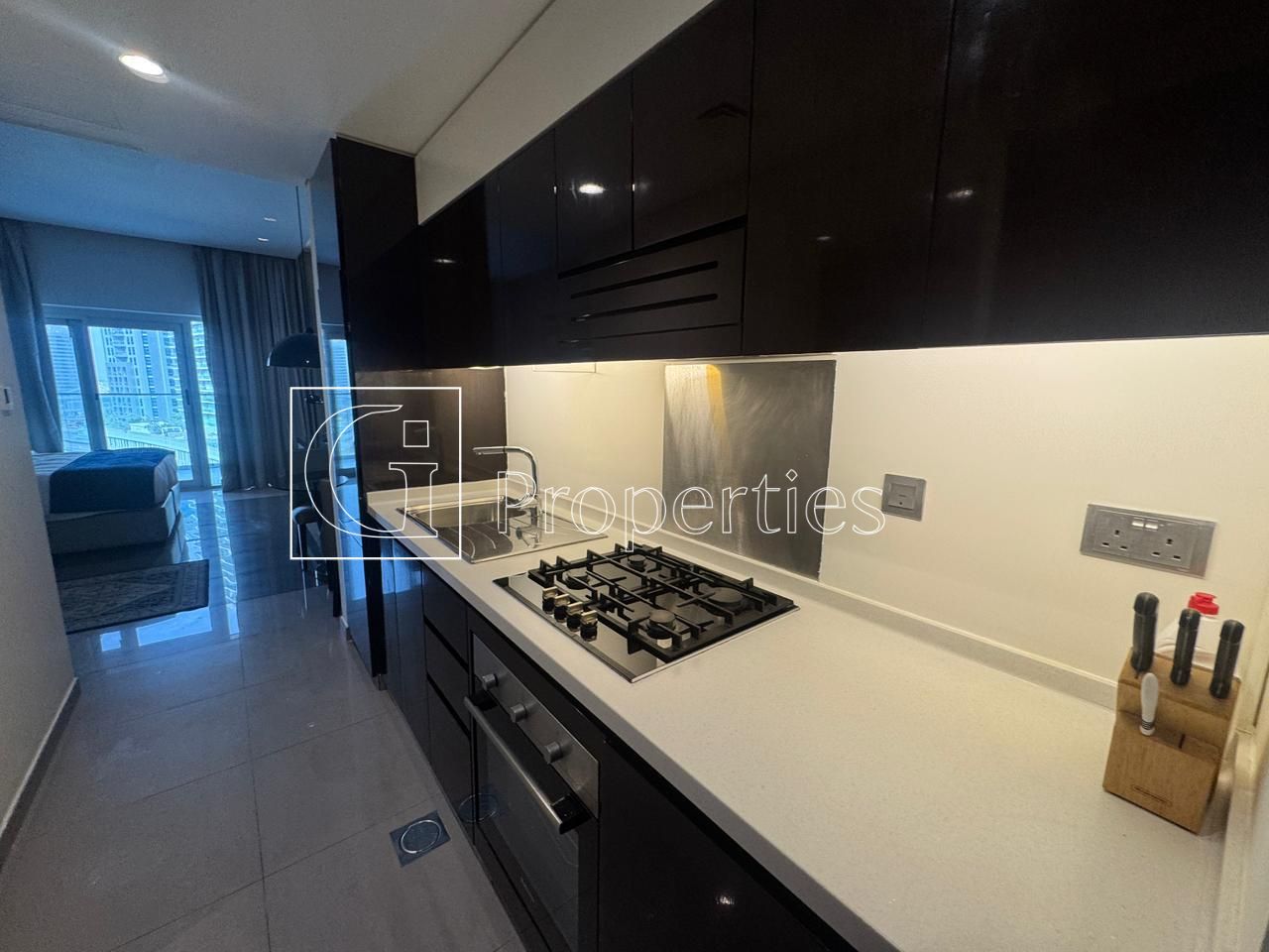 Prime Studio | Fully Furnished | Balcony - 11