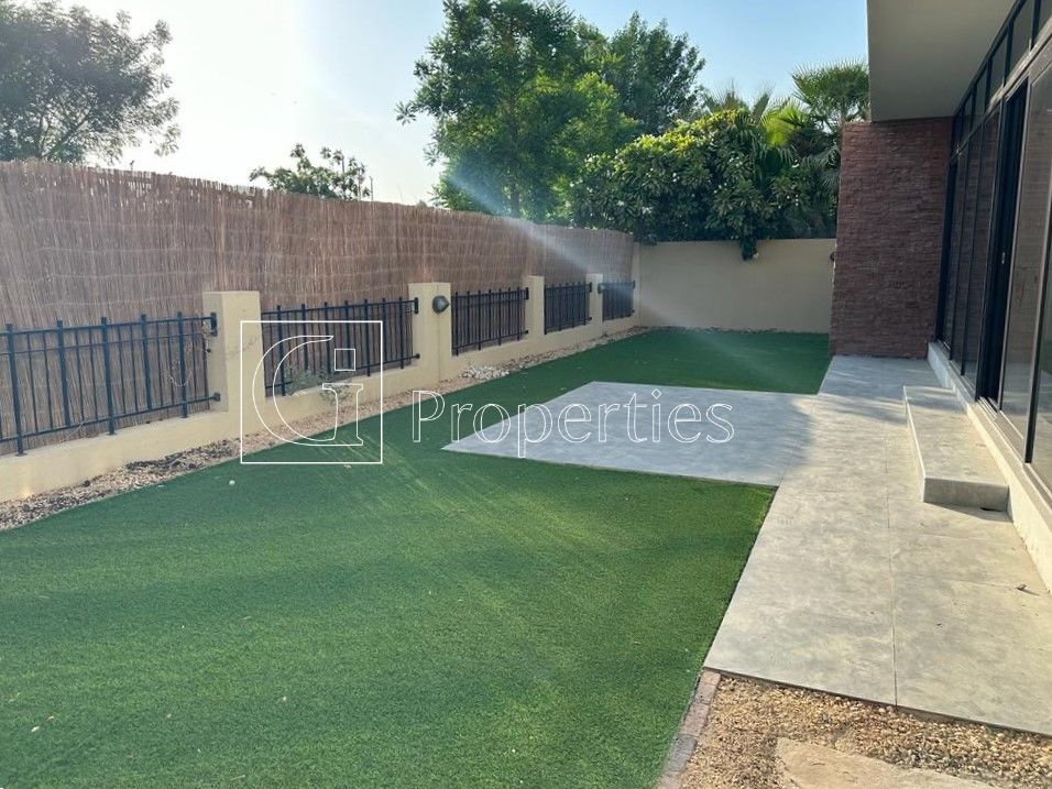 Independent Villa | Park View |  Spacious - 12