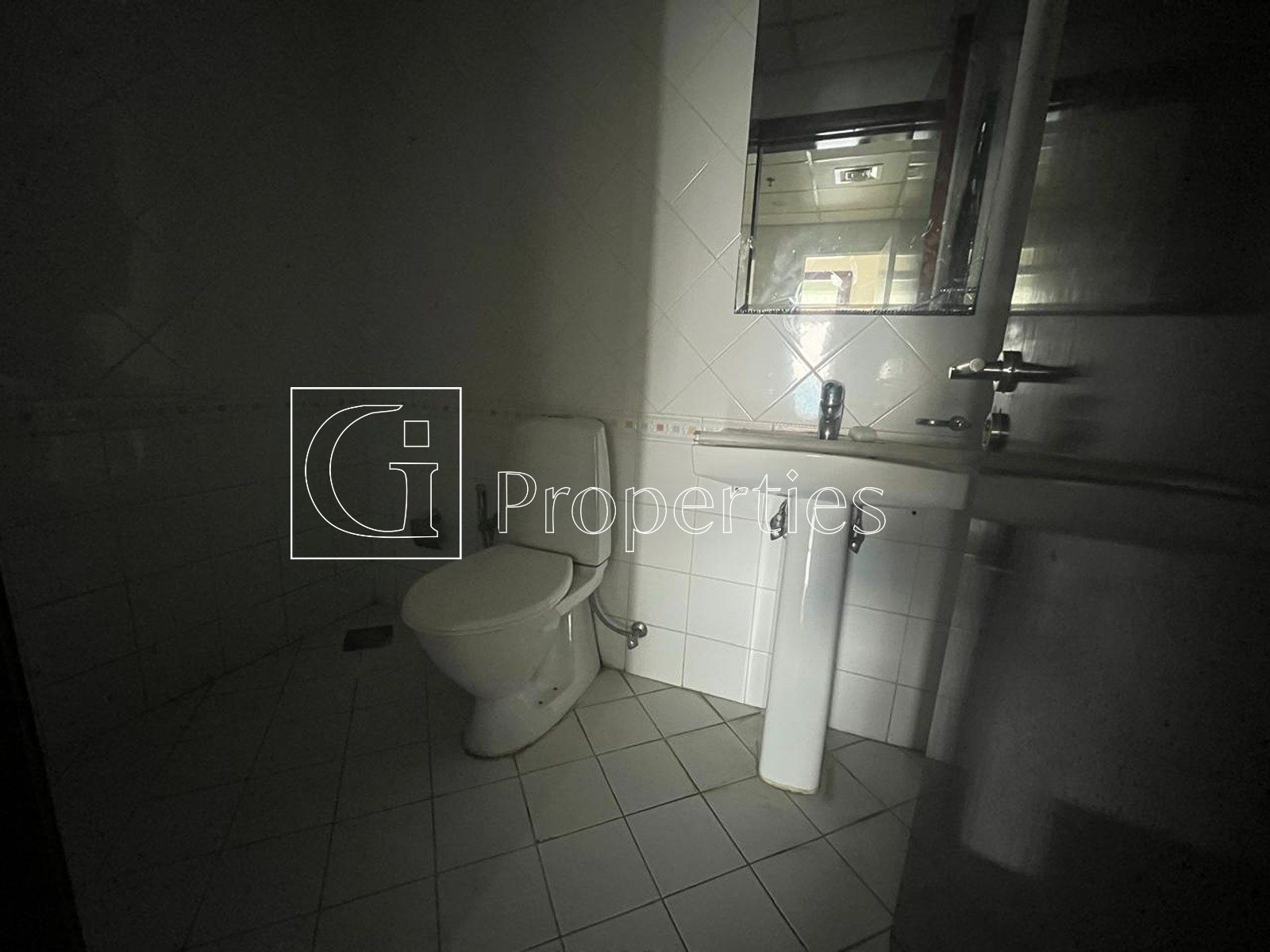 Family living | Vacant Now | Spacious 2BR+Maid - 17