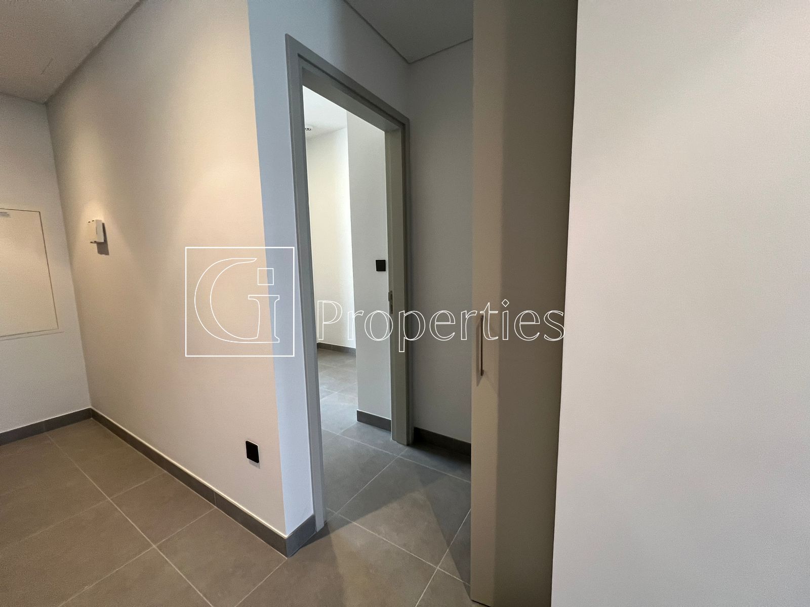 Single row | Motivated seller | Rented - 8