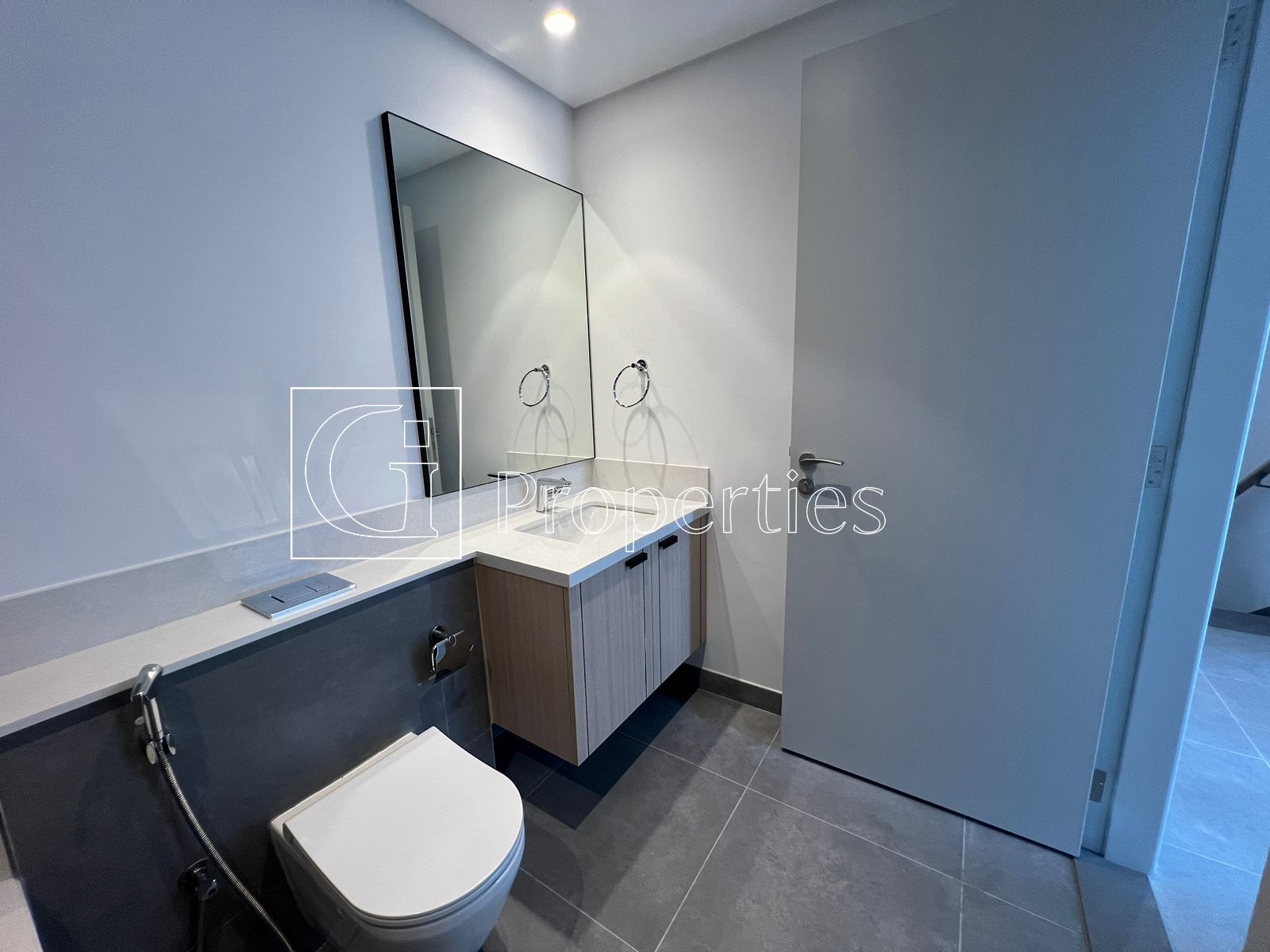 Single row | Motivated seller | Rented - 15