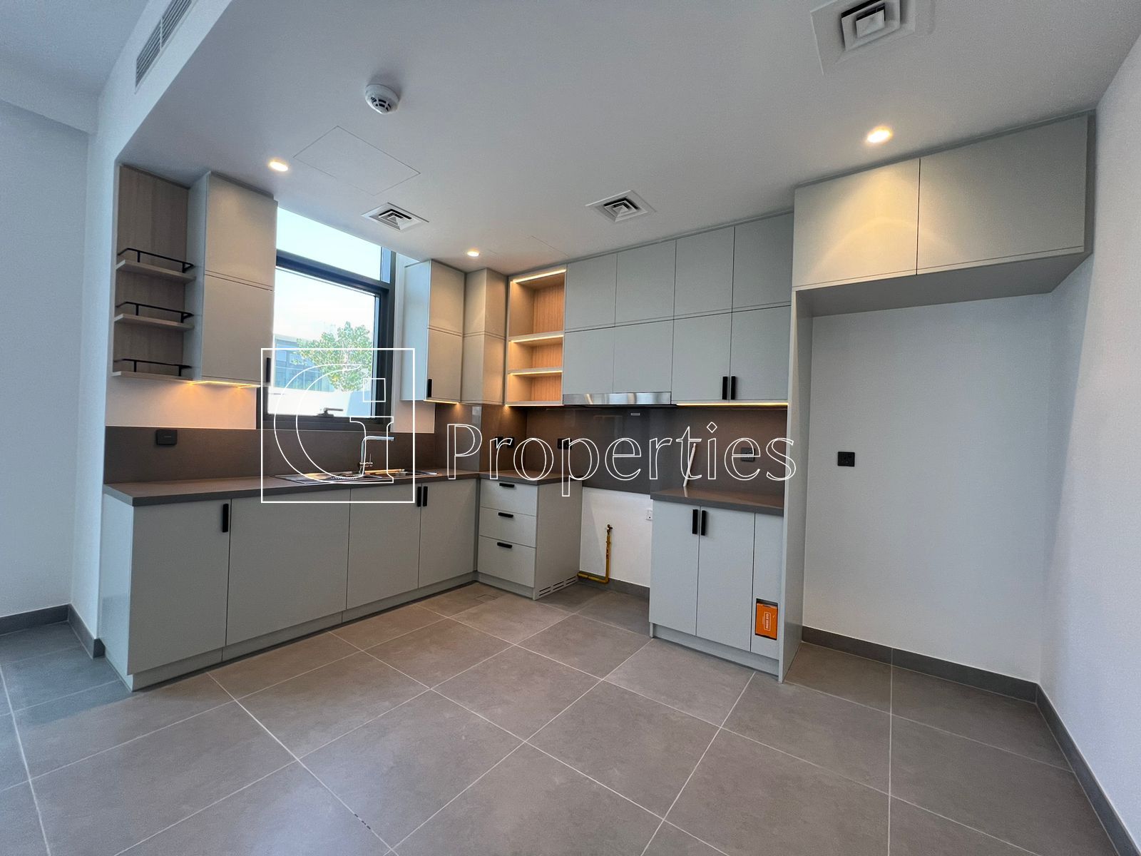 Single row | Motivated seller | Rented - 16