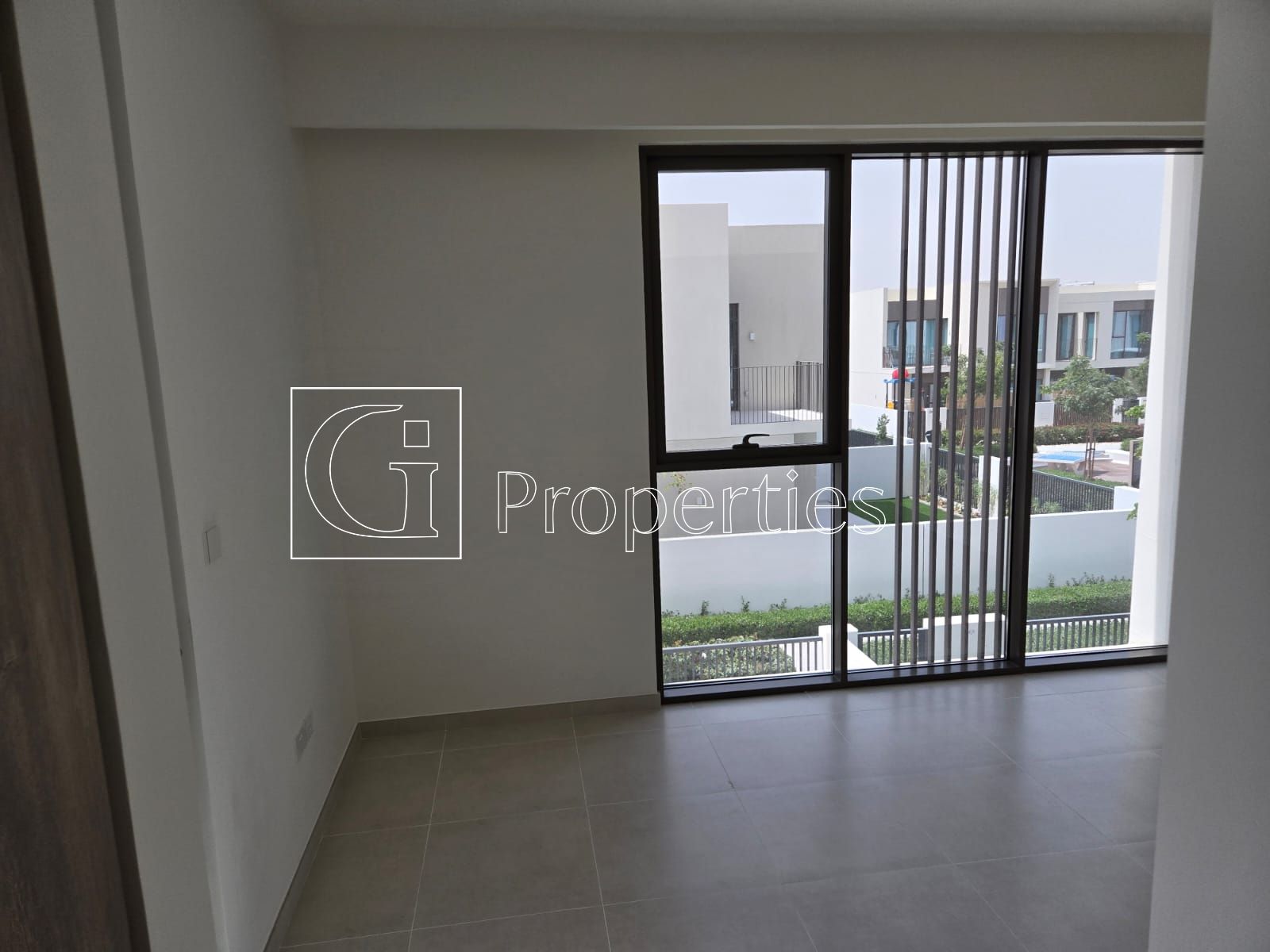 4BR Villa | Vacant | Prime Location - 2