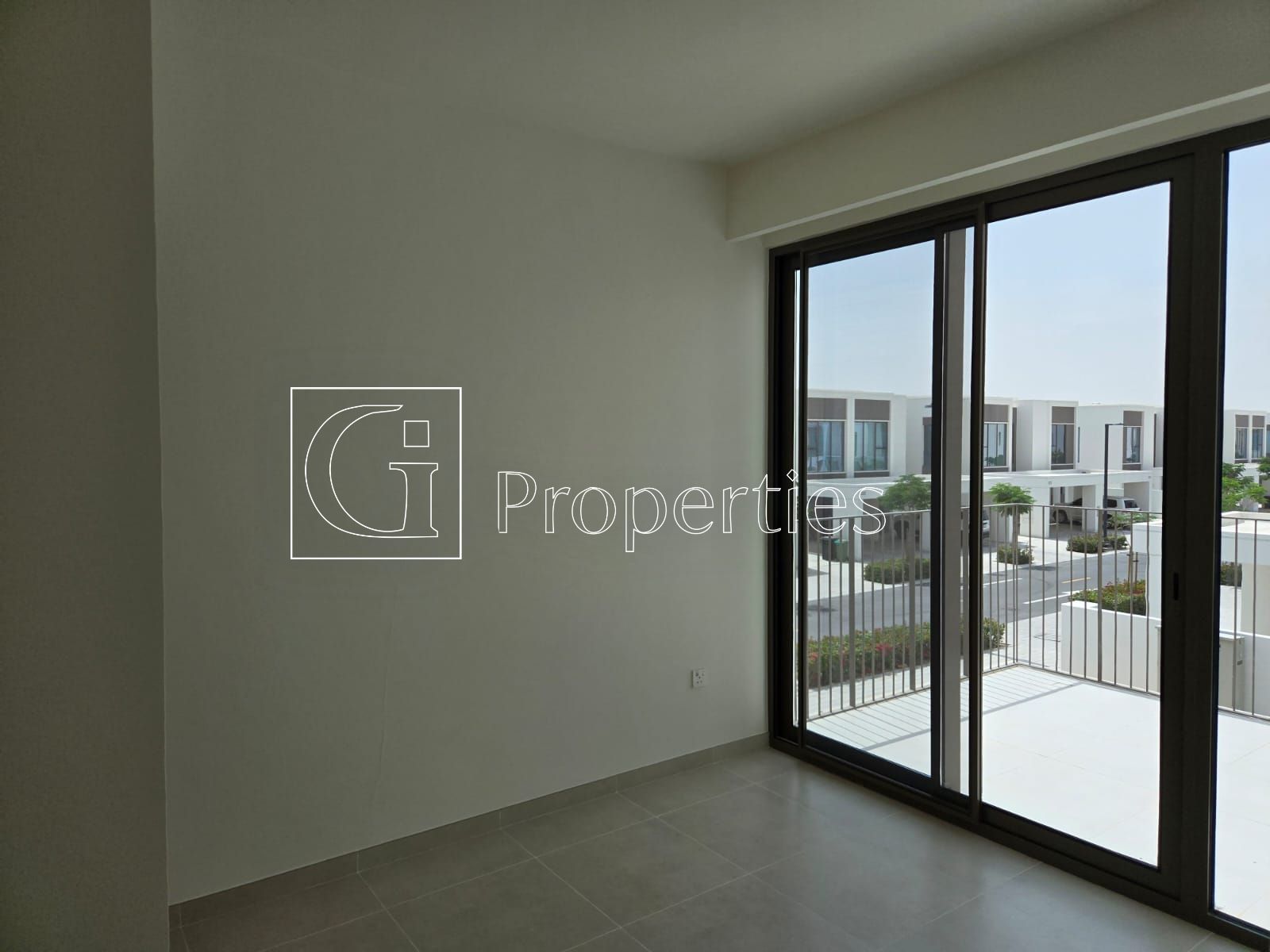 4BR Villa | Vacant | Prime Location - 3