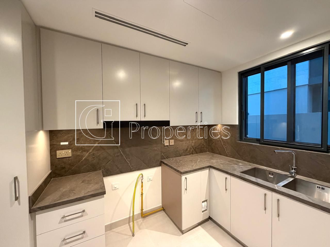 Single Row | Balcony | Ready Unit - 9