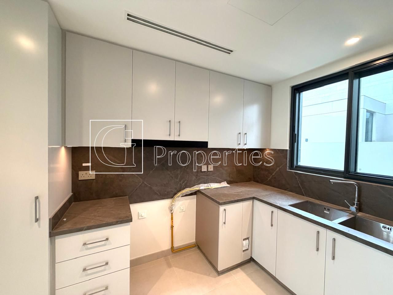 Single Row | Balcony | Ready Unit - 10