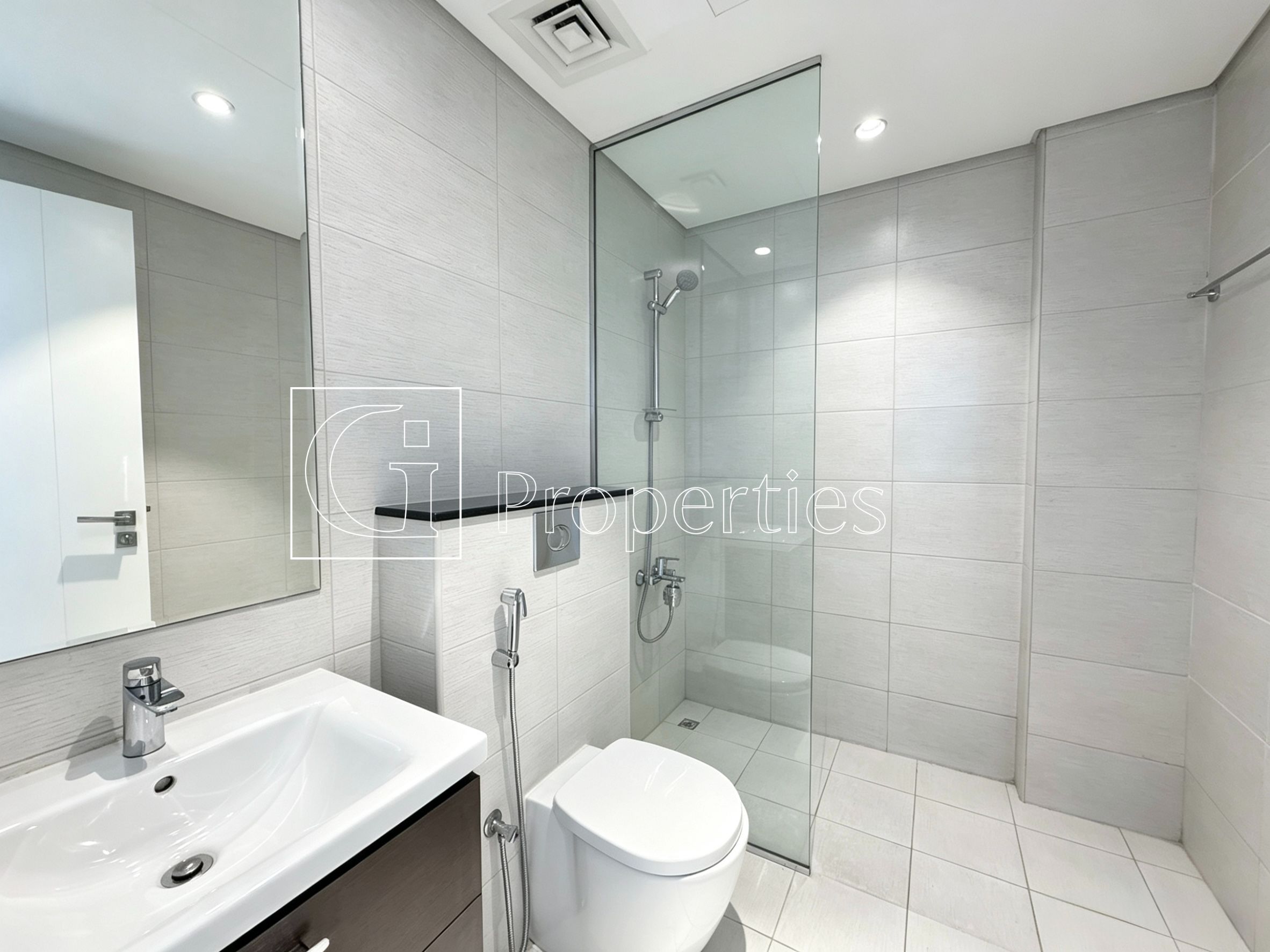 Distress Deal | Mid-Floor | Vacant - 7