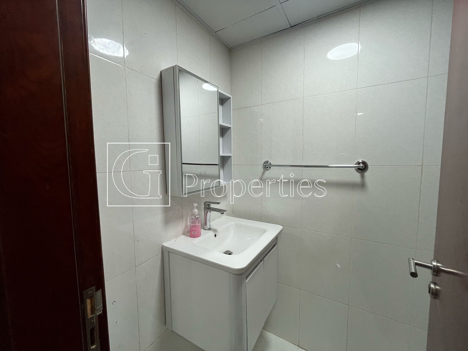 Fully Furnished 1BR | Vacant | book it Now - 13