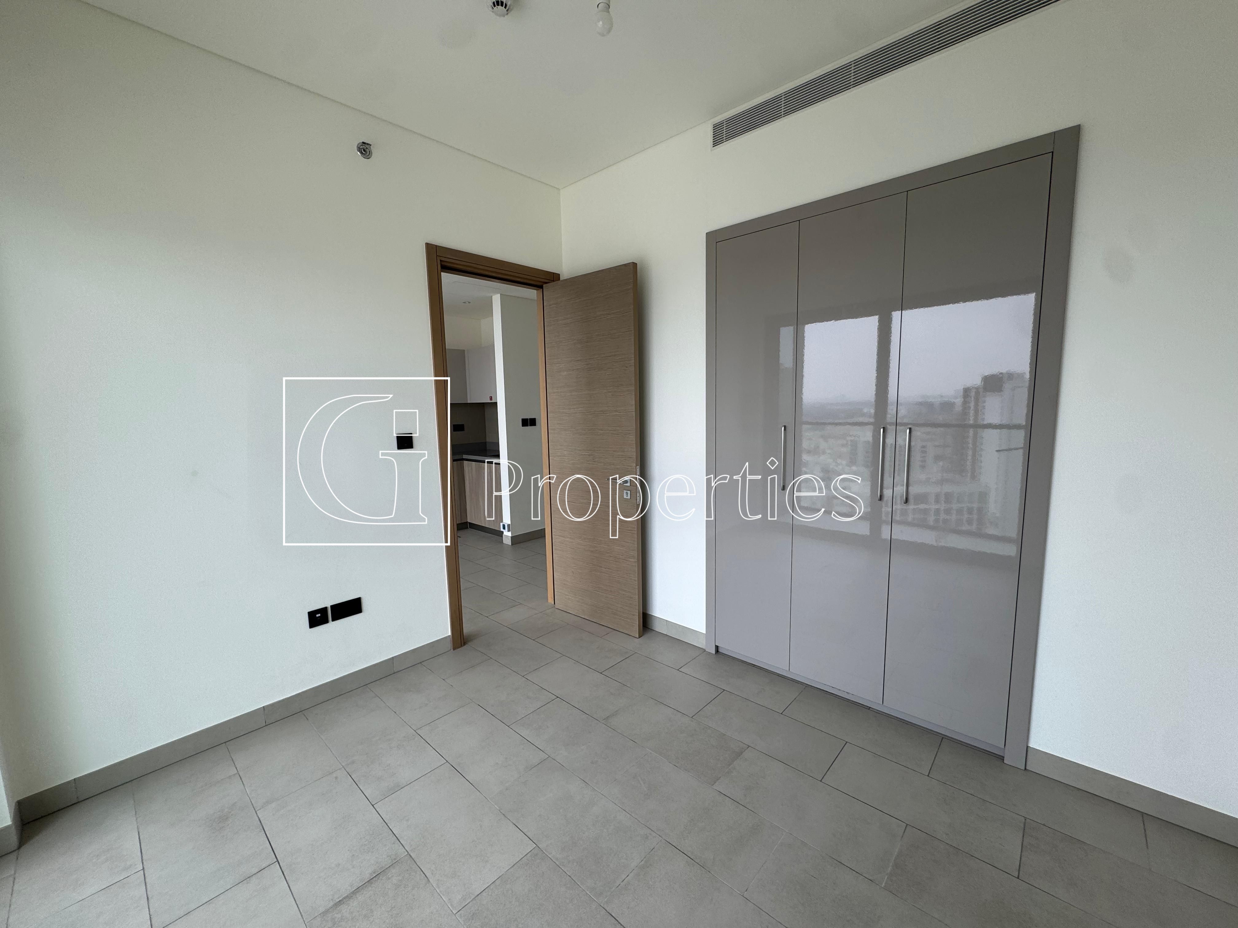 Waterfront Community | Modern 1BR | Prime Location - 5