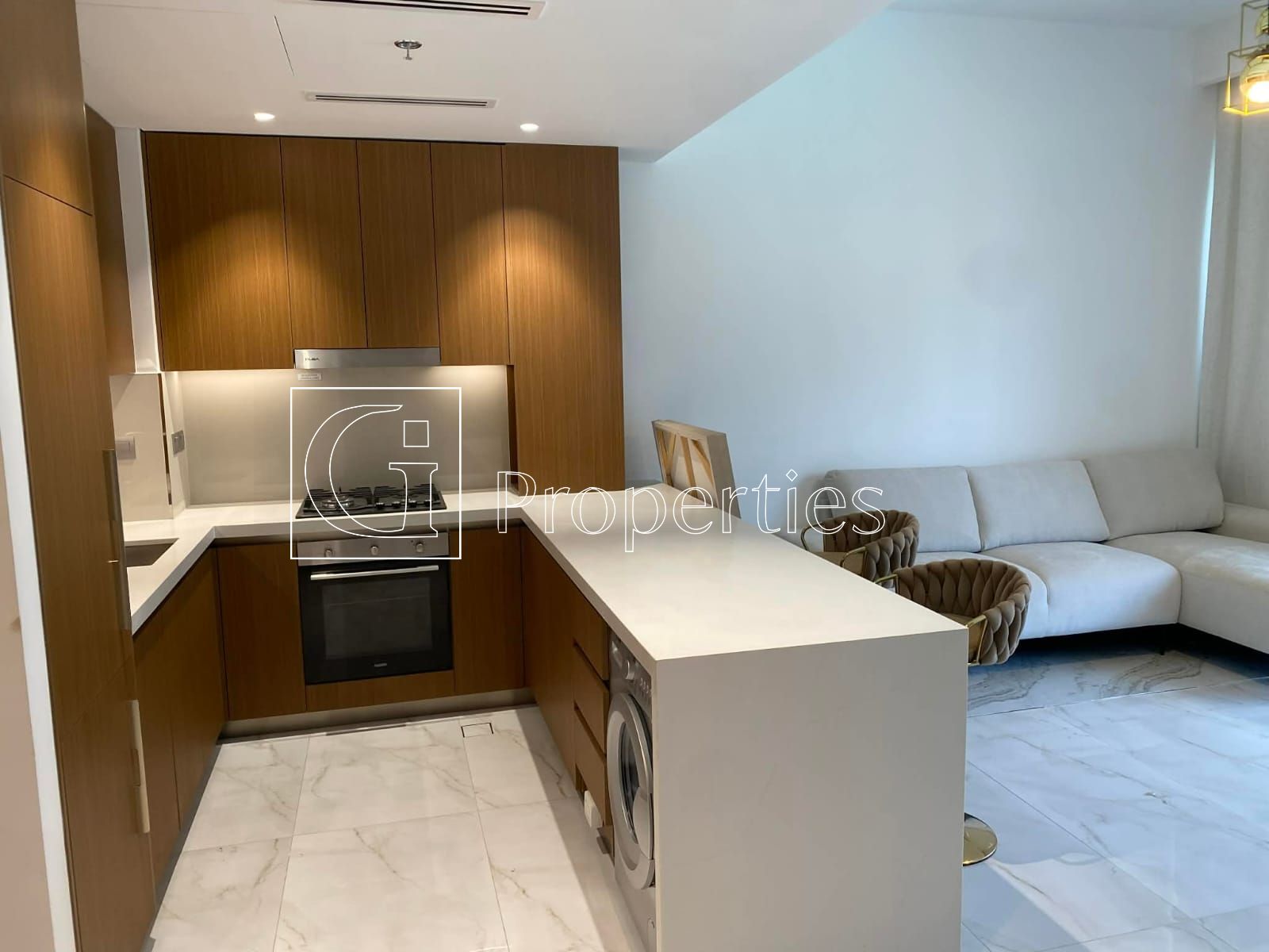 Fully Furnished | Lagoon View | Elegant 1BR - 2