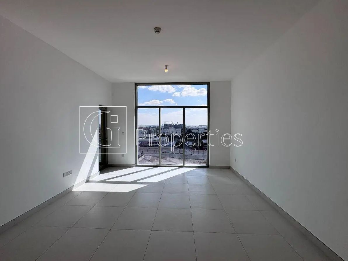 Spacious 2BR | Prime Location | Large Layout - 4