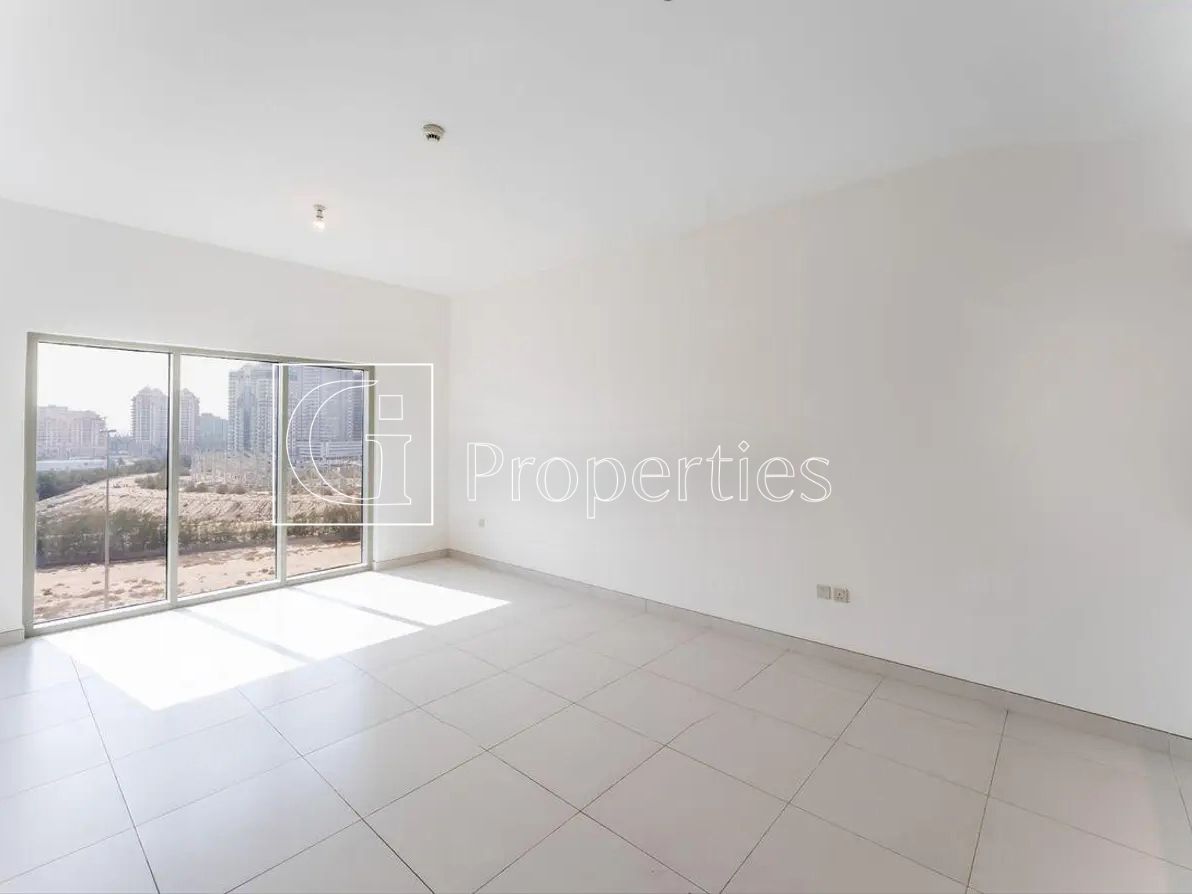 Spacious 2BR | Prime Location | Large Layout - 6