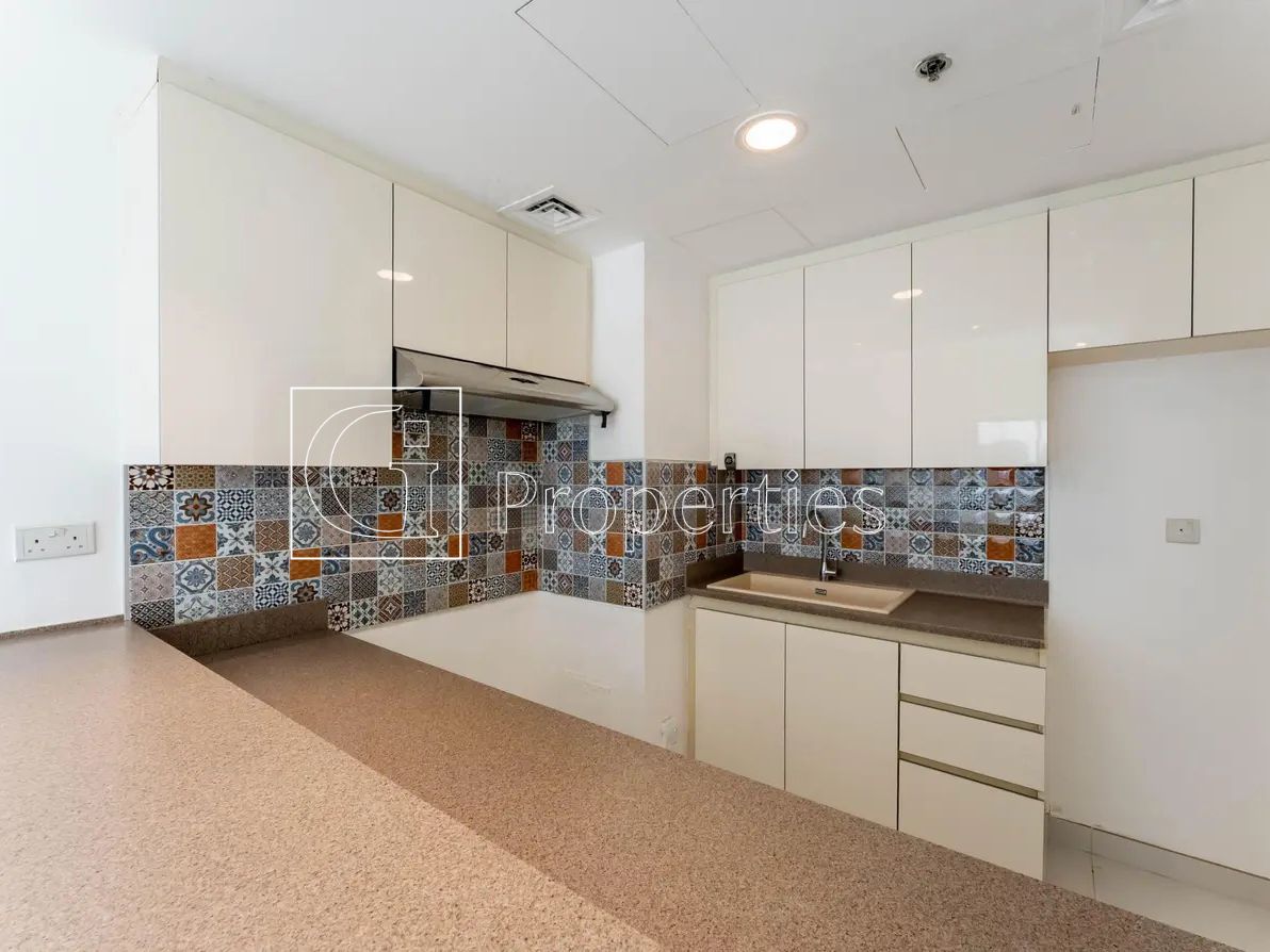 Spacious 2BR | Prime Location | Large Layout - 7
