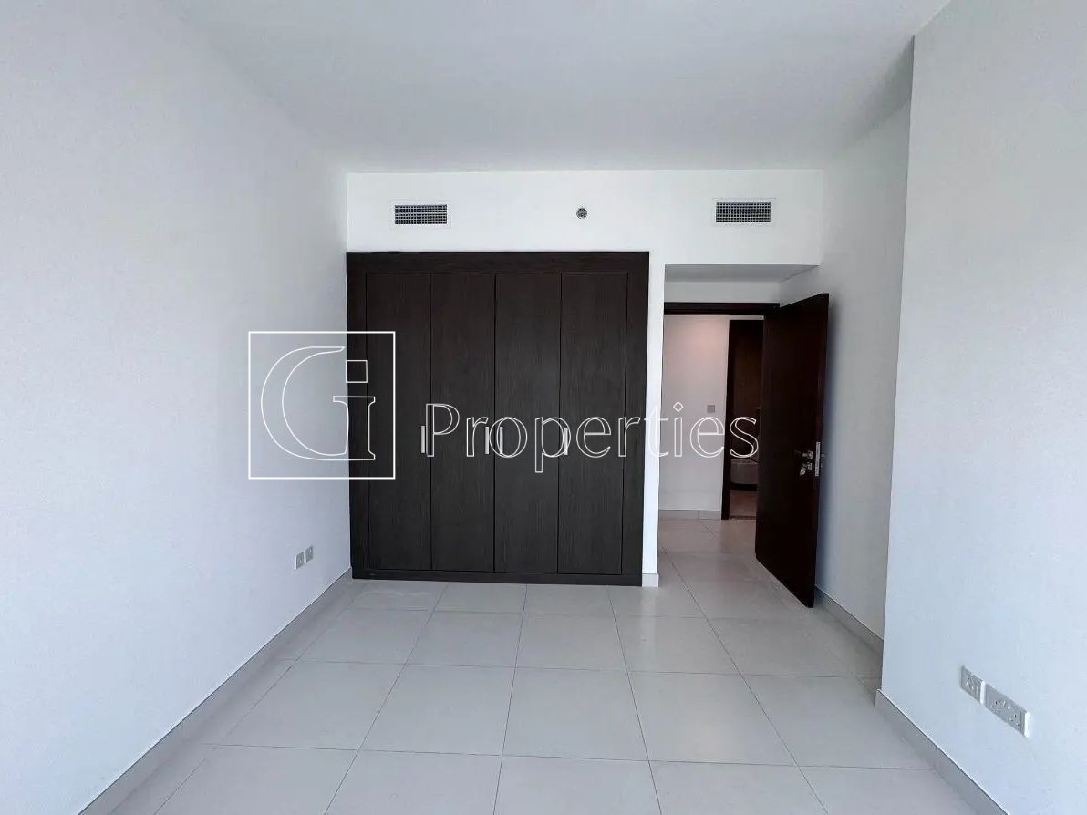 Spacious 2BR | Prime Location | Large Layout - 10
