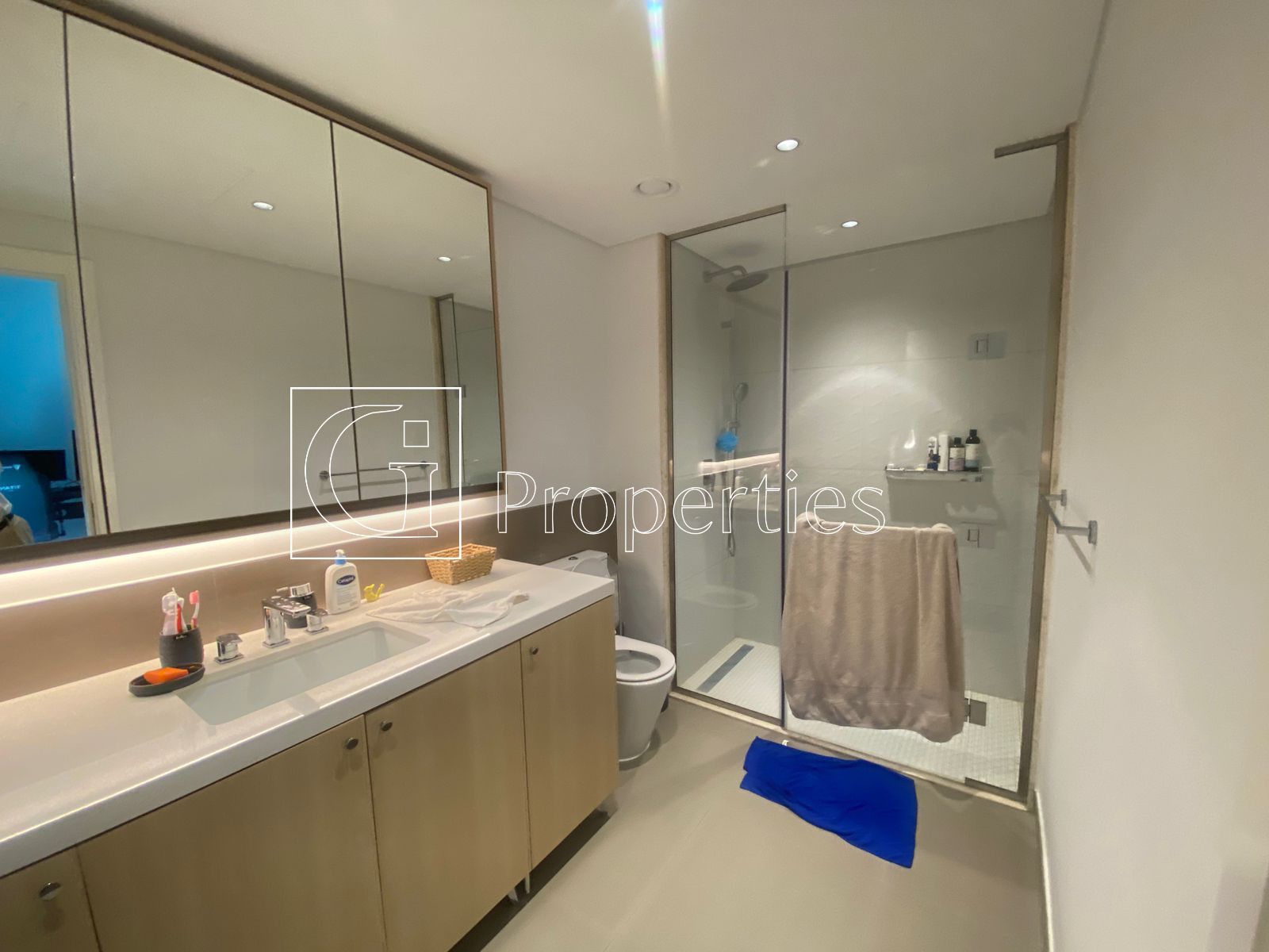 Stylish 2BR | Large Layout | Elegant Living - 9