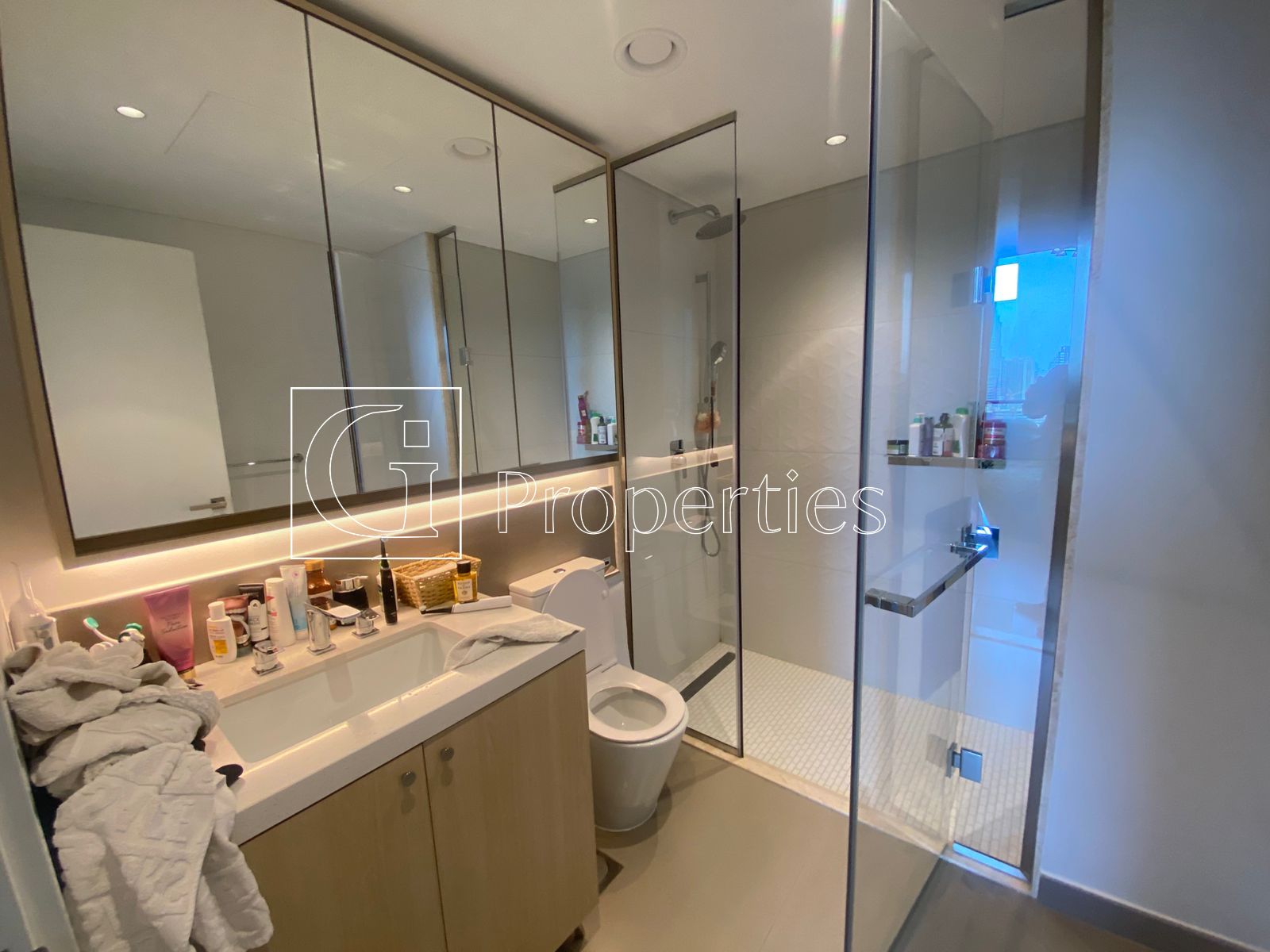 Stylish 2BR | Large Layout | Elegant Living - 10
