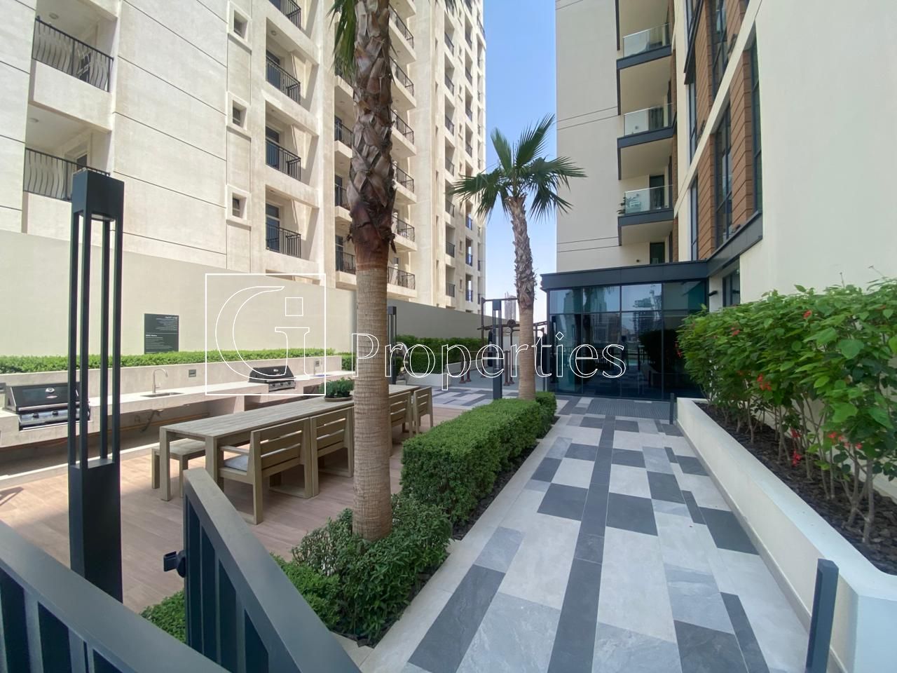 Stylish 2BR | Large Layout | Elegant Living - 12