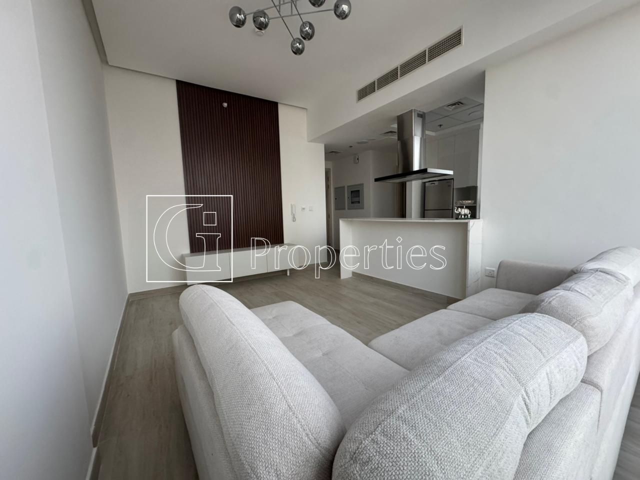 Modern 1BR | Spacious Layout | Prime Location - 3