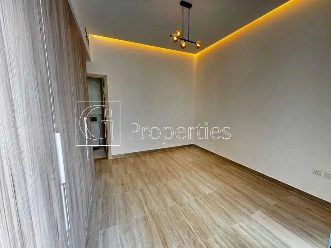 Modern 1BR | Spacious Layout | Prime Location - 8