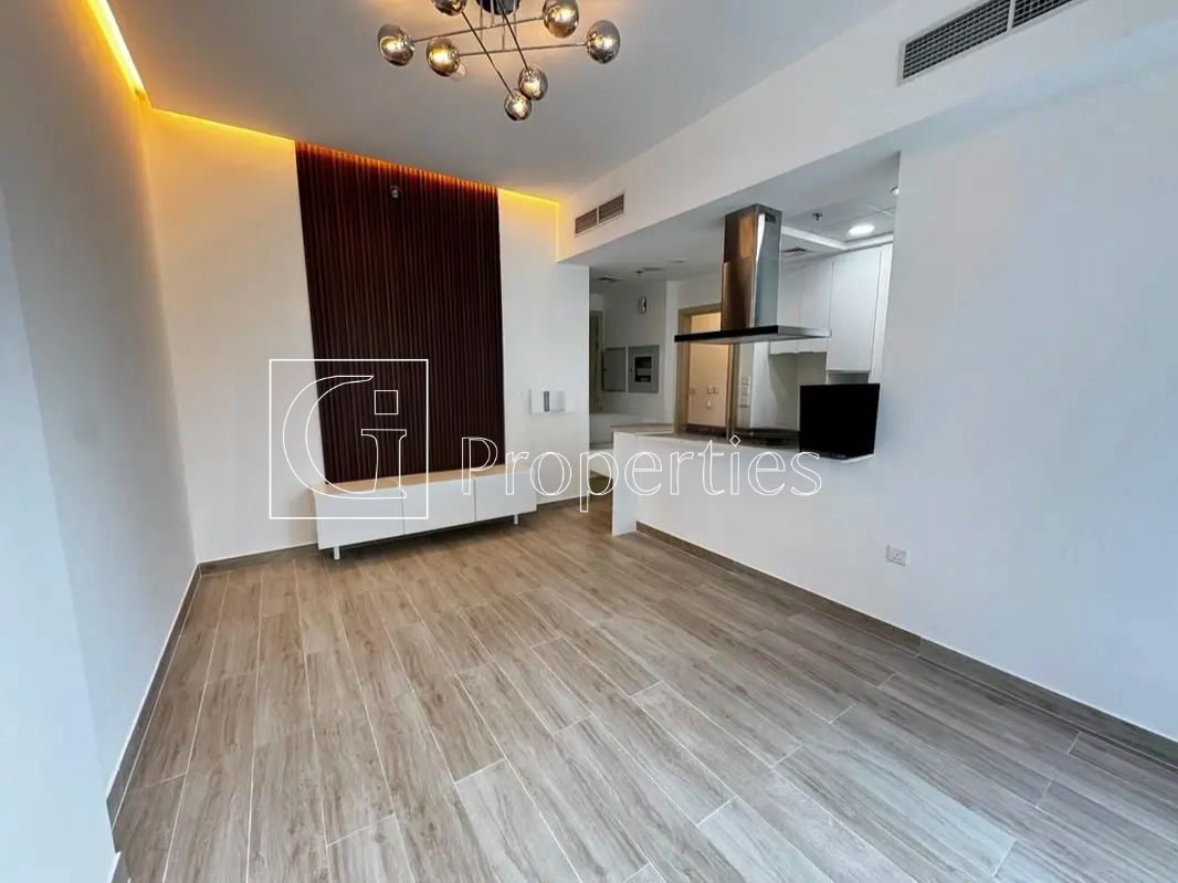 Modern 1BR | Spacious Layout | Prime Location - 9