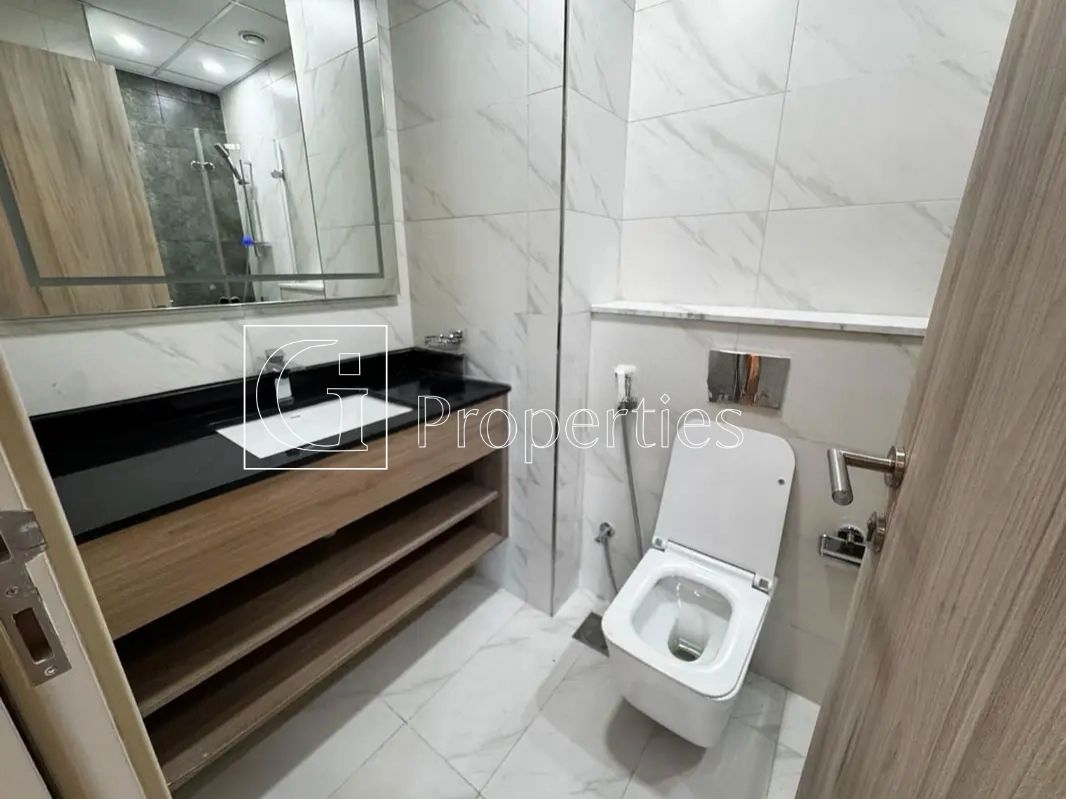 Modern 1BR | Spacious Layout | Prime Location - 12
