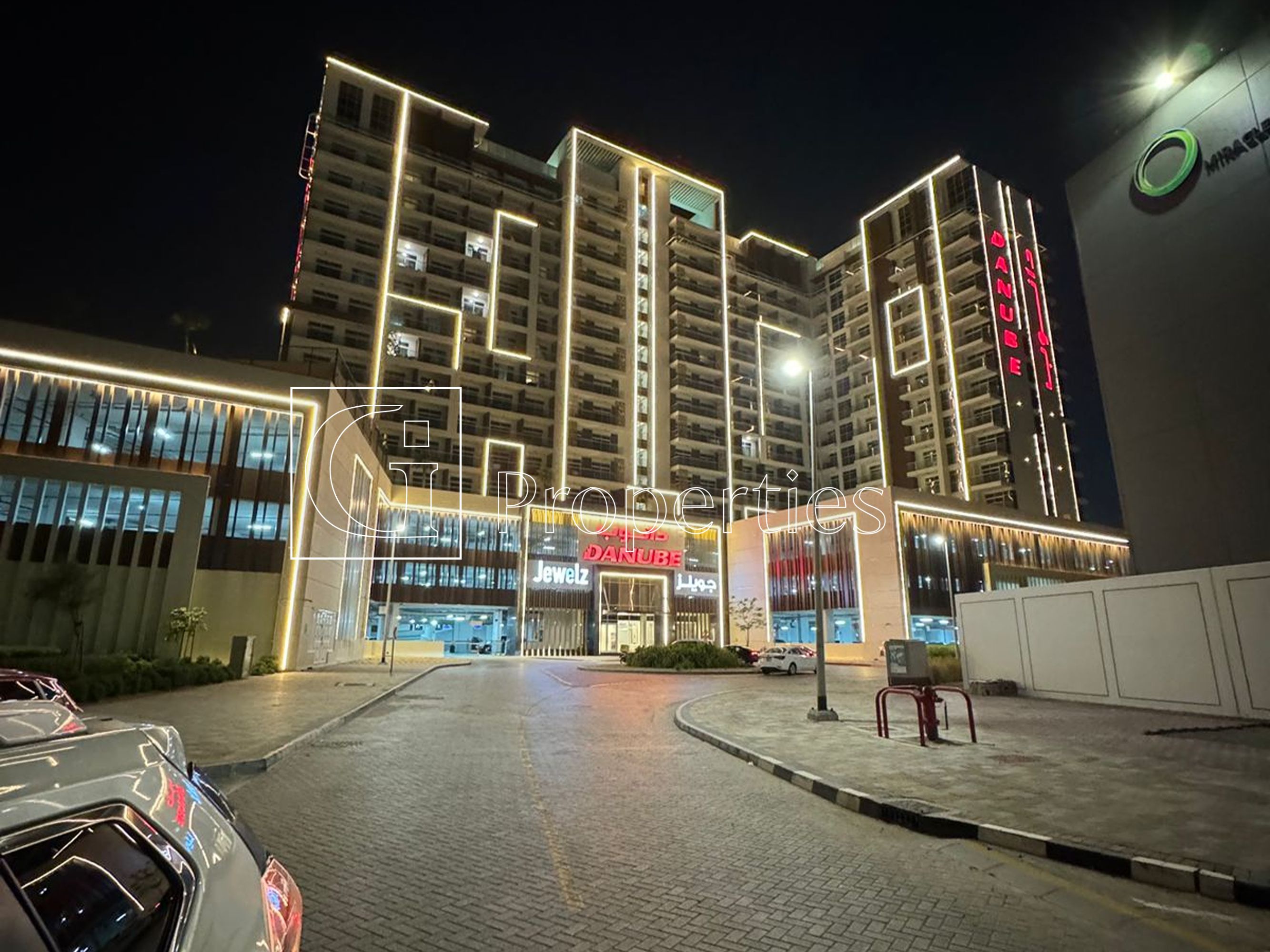 Vacant Now | Spacious Layout | Furnished - 9