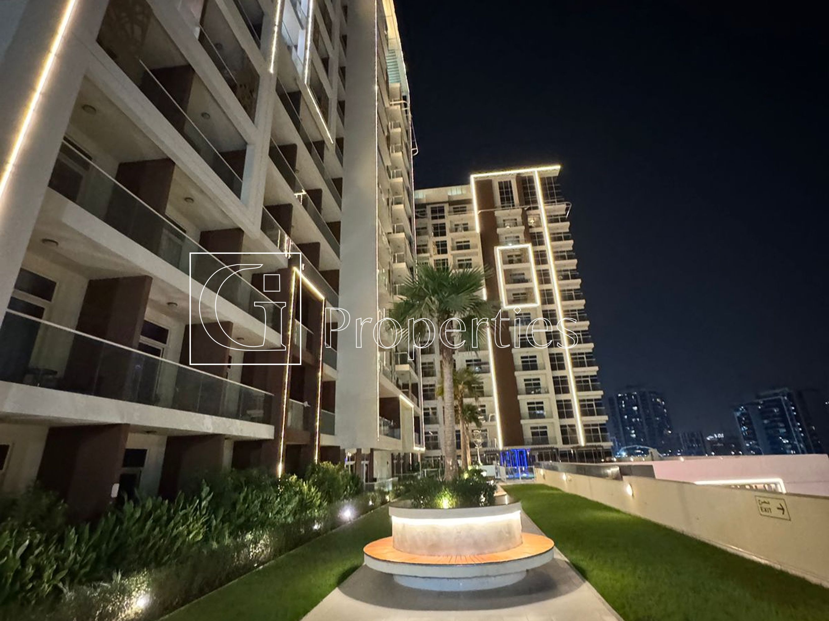Vacant Now | Spacious Layout | Furnished - 10