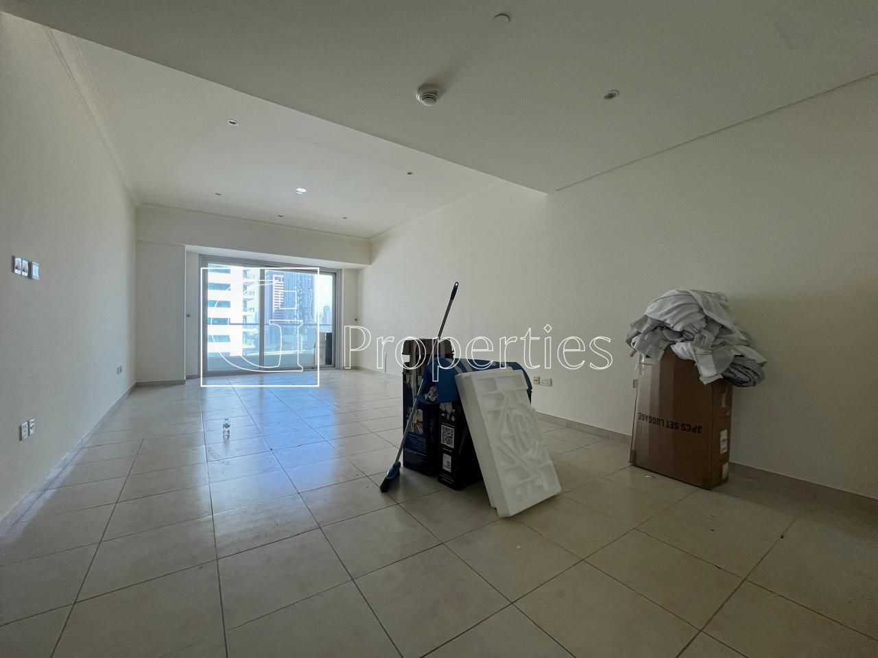 Spacious 2BR | Marina Living | Prime Location - 4