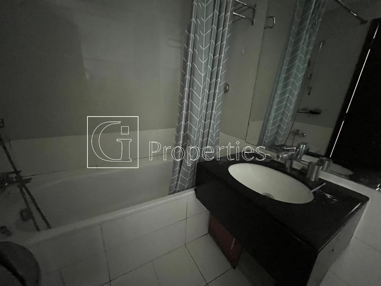 Spacious 2BR | Marina Living | Prime Location - 11