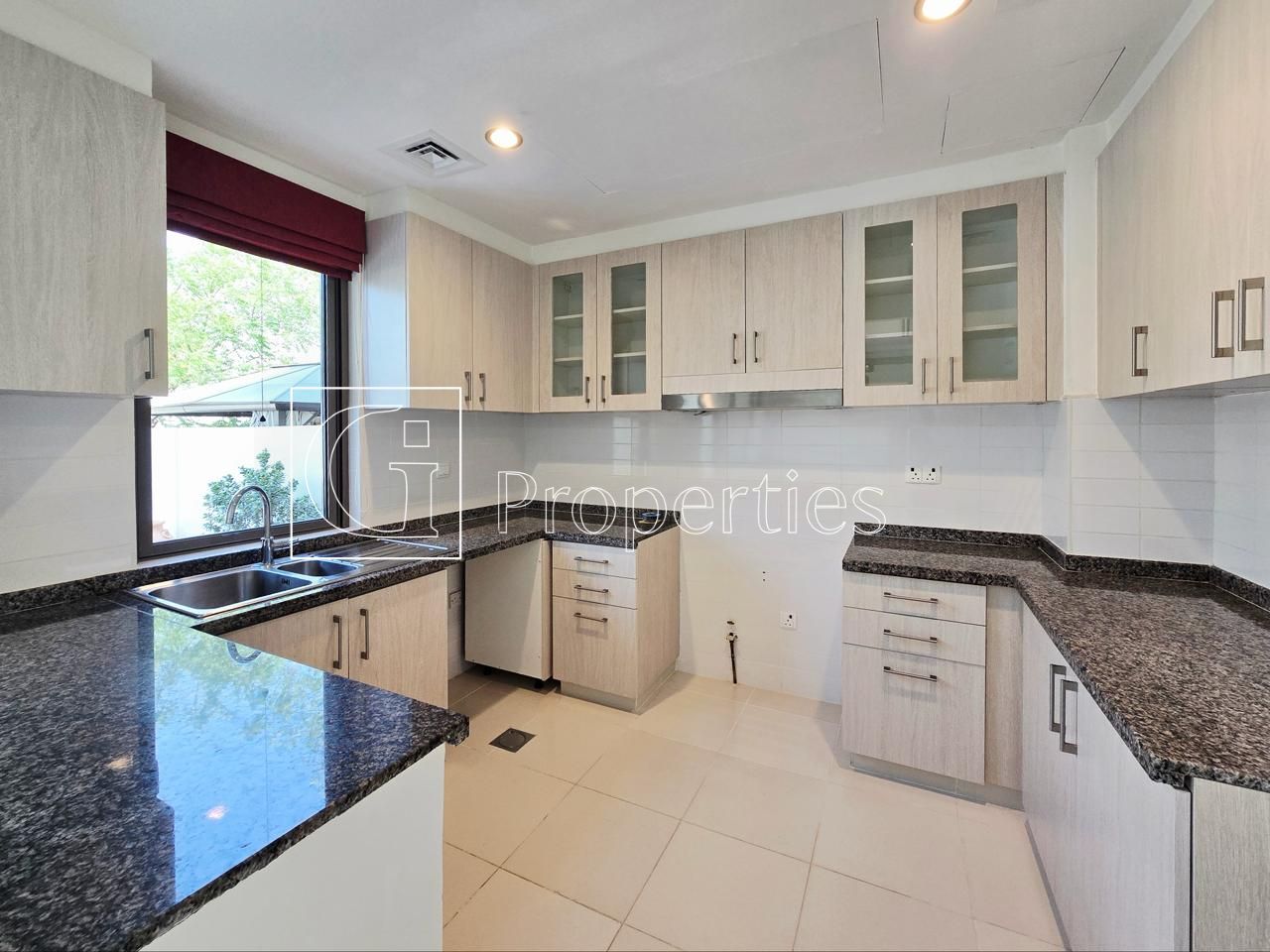 Luxury 4BR  | Standalone Villa | Private Garden - 5