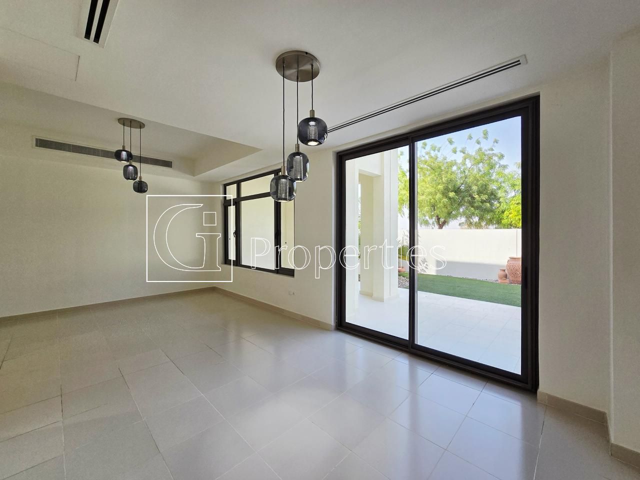 Luxury 4BR  | Standalone Villa | Private Garden - 9