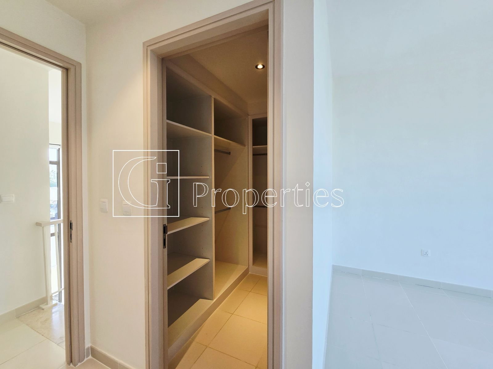 Luxury 4BR  | Standalone Villa | Private Garden - 10