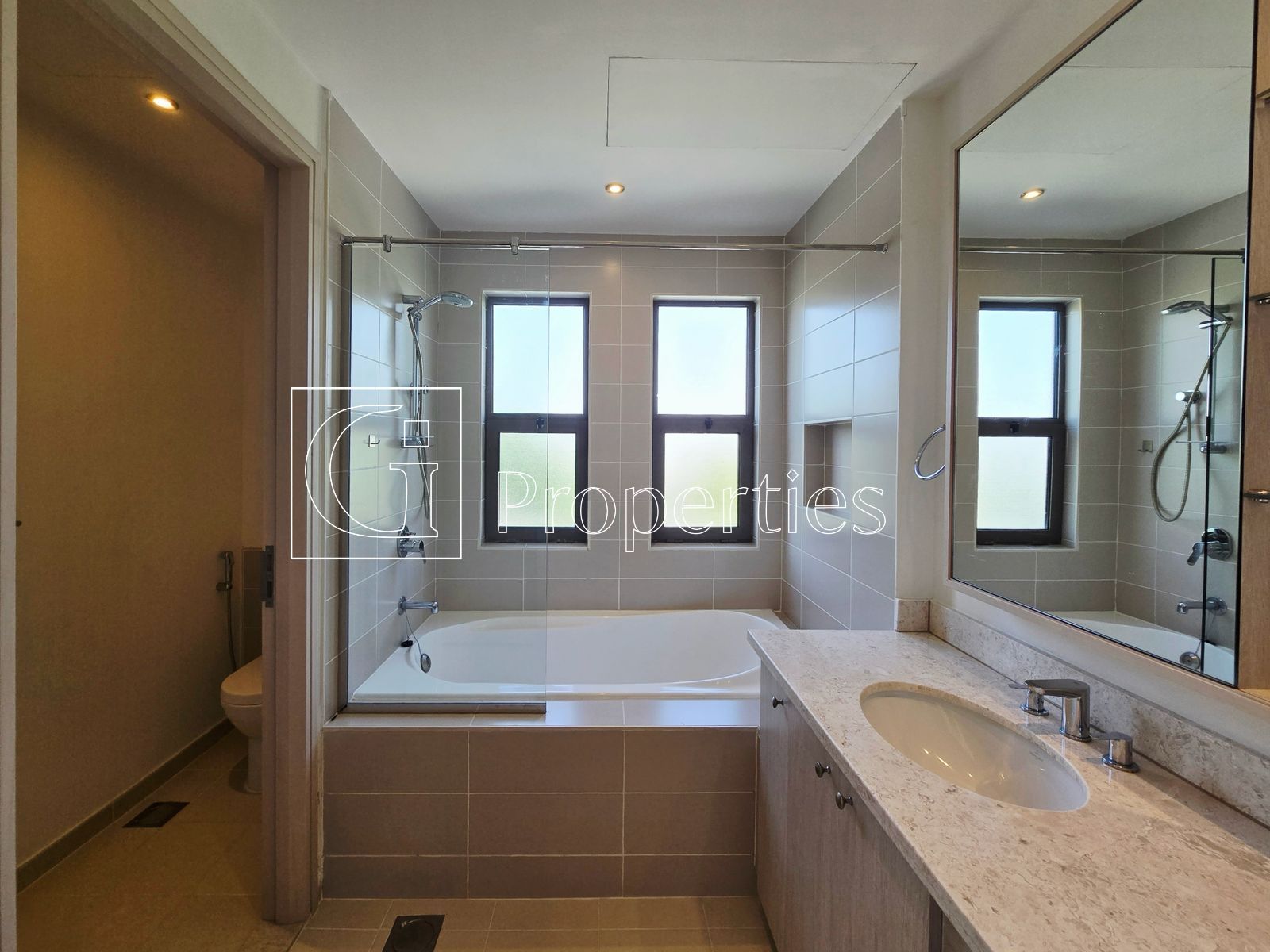 Luxury 4BR  | Standalone Villa | Private Garden - 12