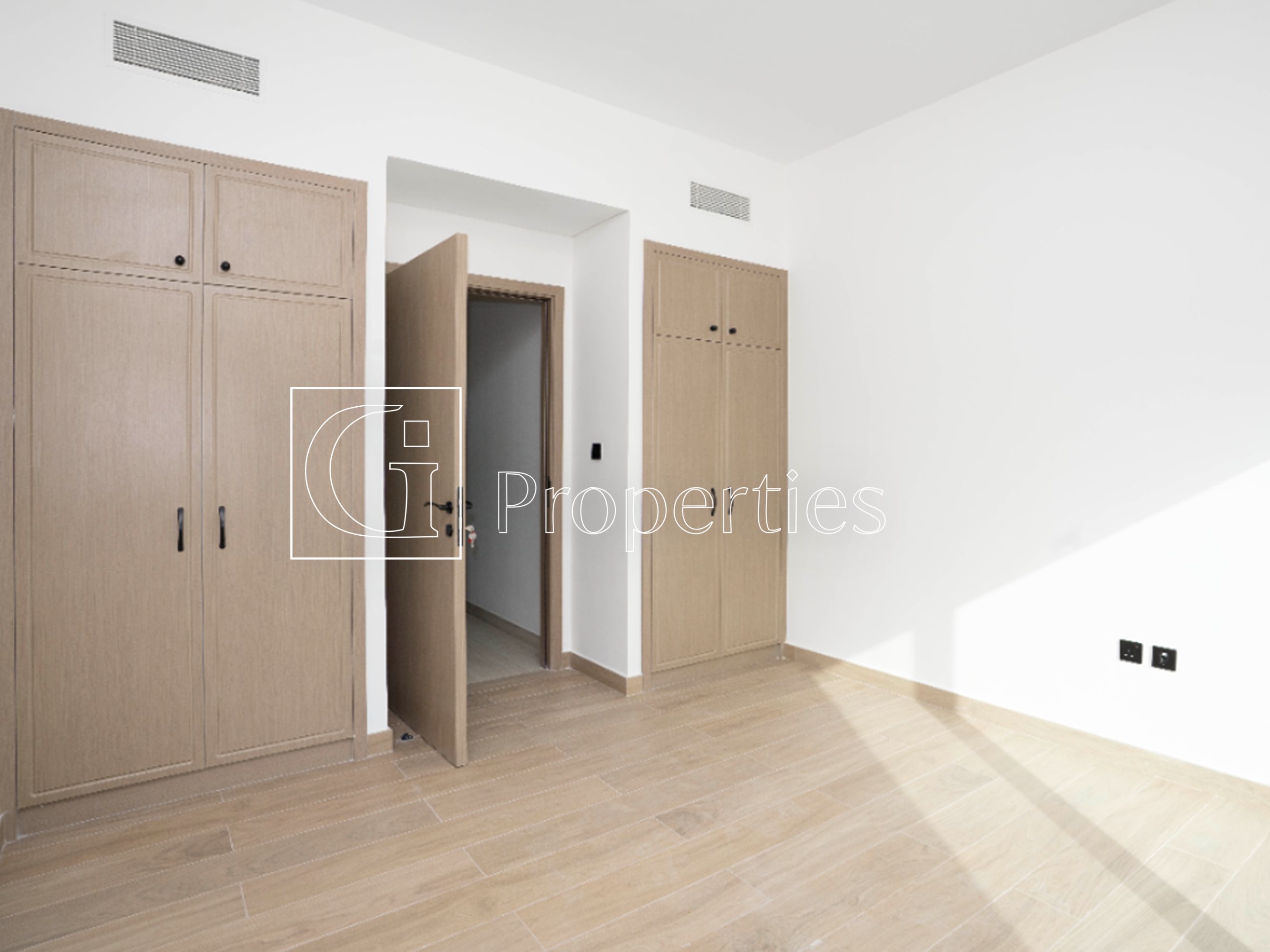 Prime 5BR Townhouse | Damac Lagoons Living - 15