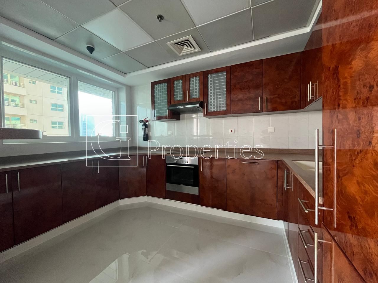 Elegant 1BR | Waterfront Living | Prime Location - 7