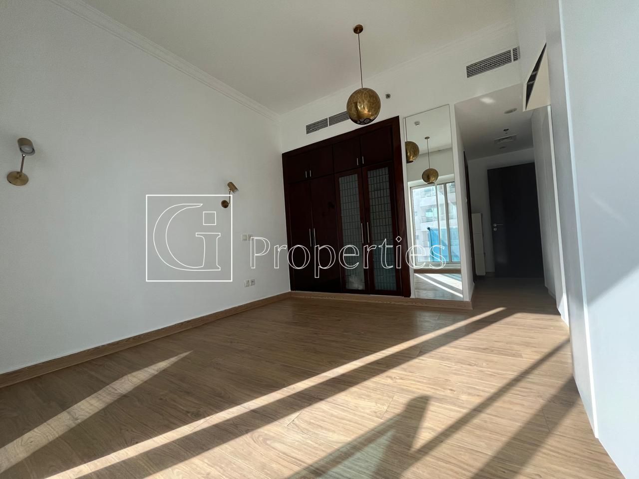 Elegant 1BR | Waterfront Living | Prime Location - 8