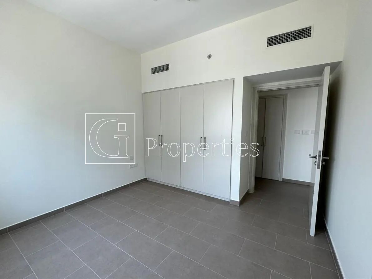 Brand New  | Luxury Living | Prime Community - 7