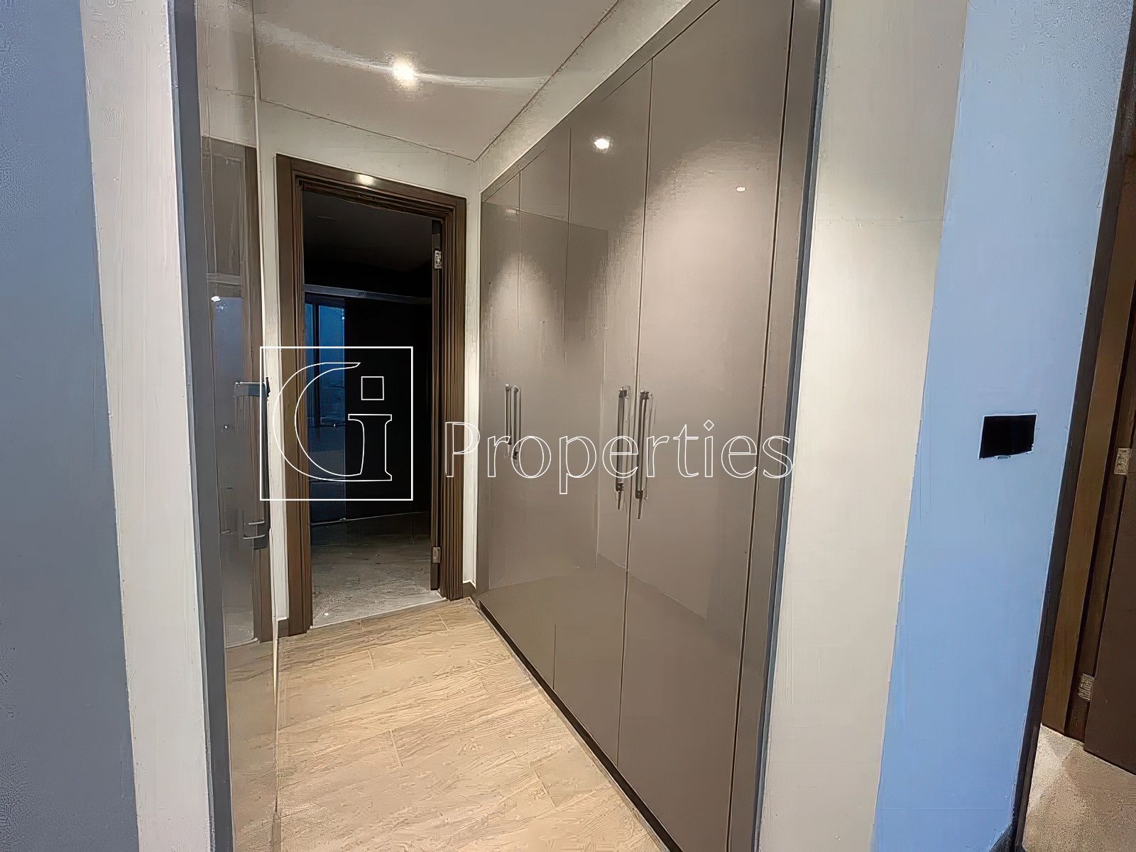 Vacant | Ready to Move | On High Floor - 10